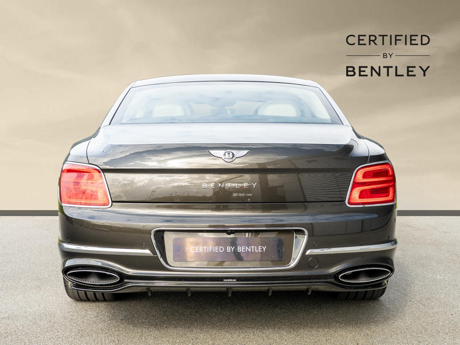 Bentley Flying Spur view 16