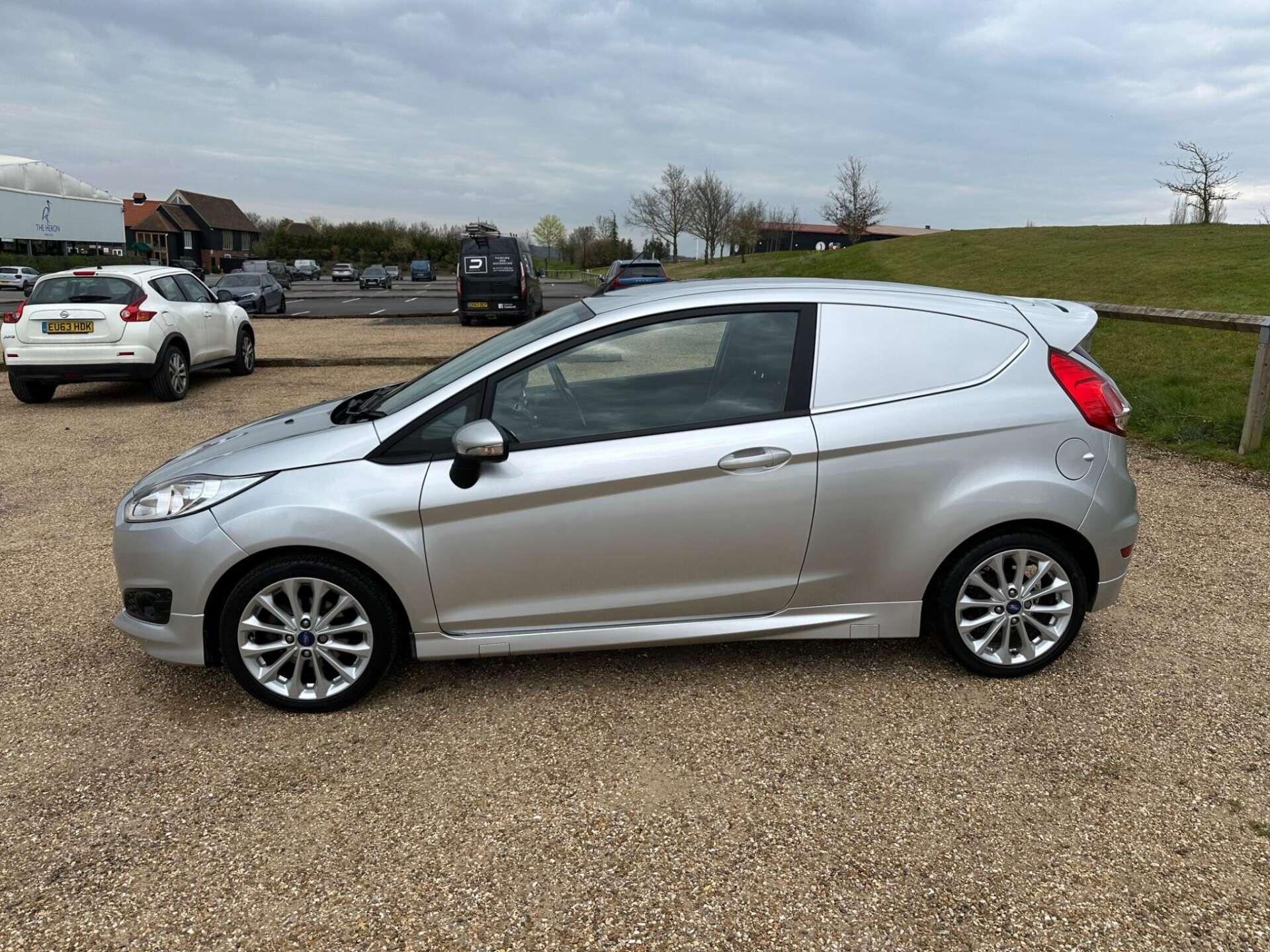 Ford Fiesta view 4