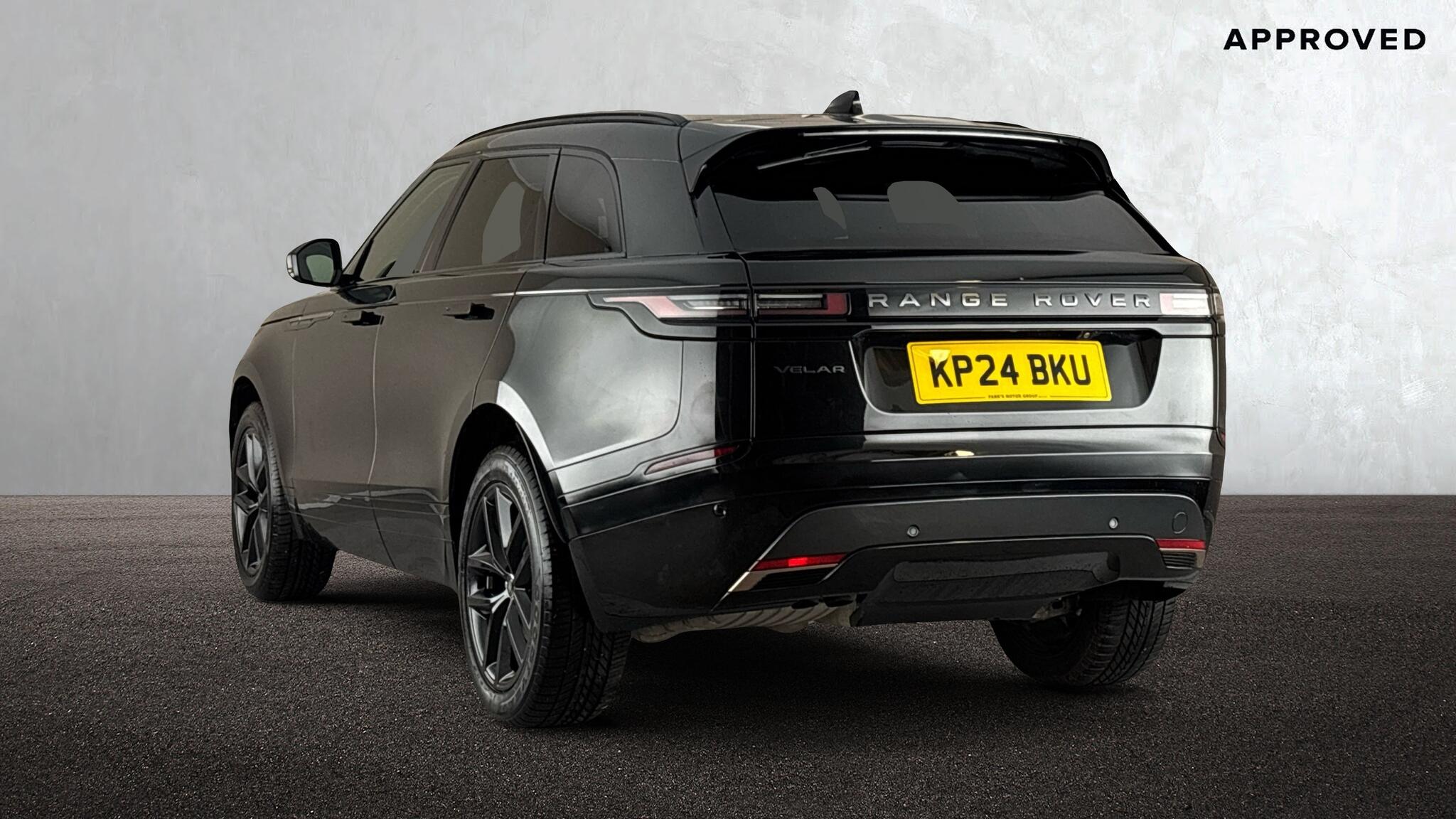 Land Rover Range Rover Velar view 2