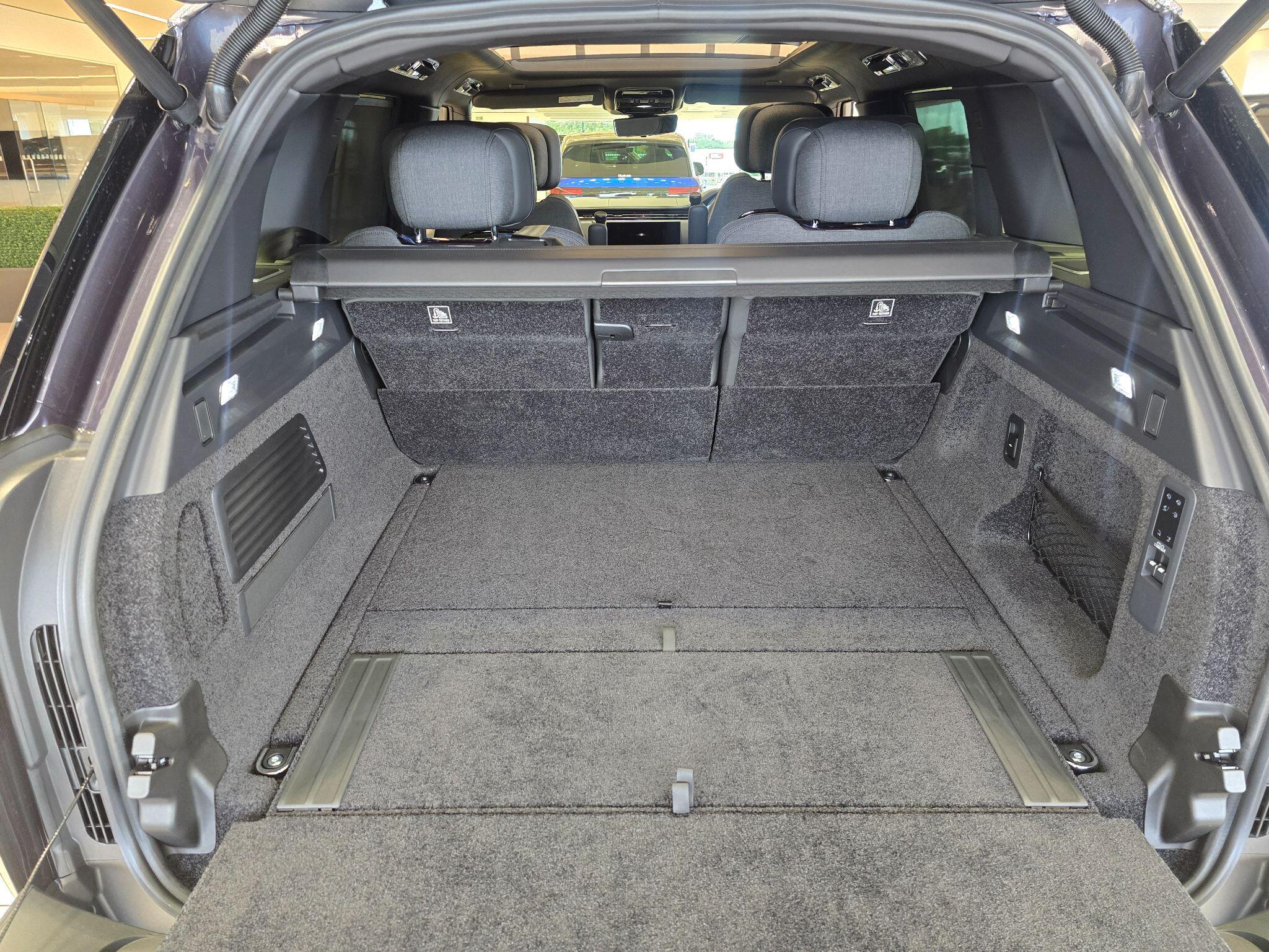 Land Rover Range Rover view 31
