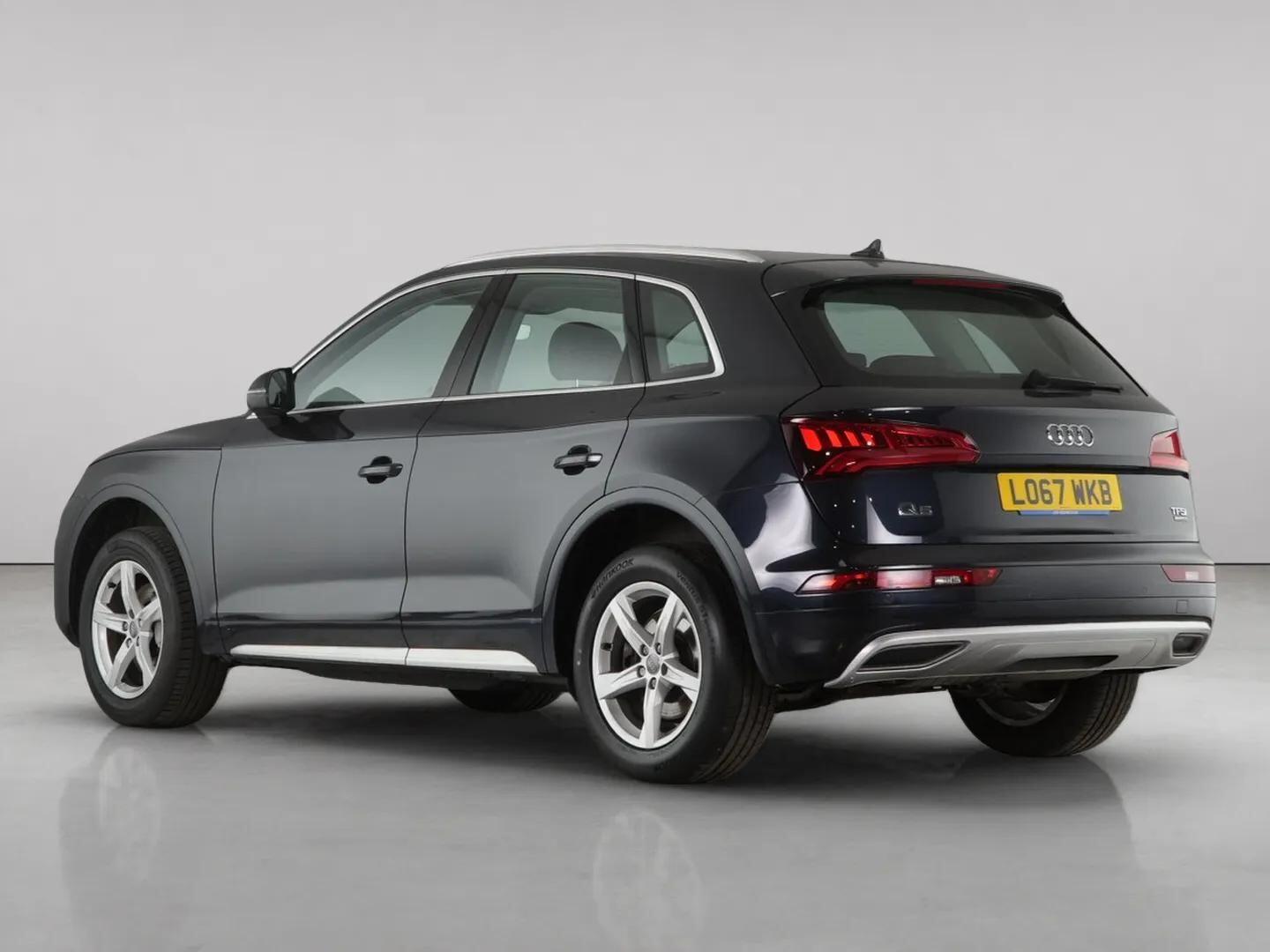 Audi Q5 view 6
