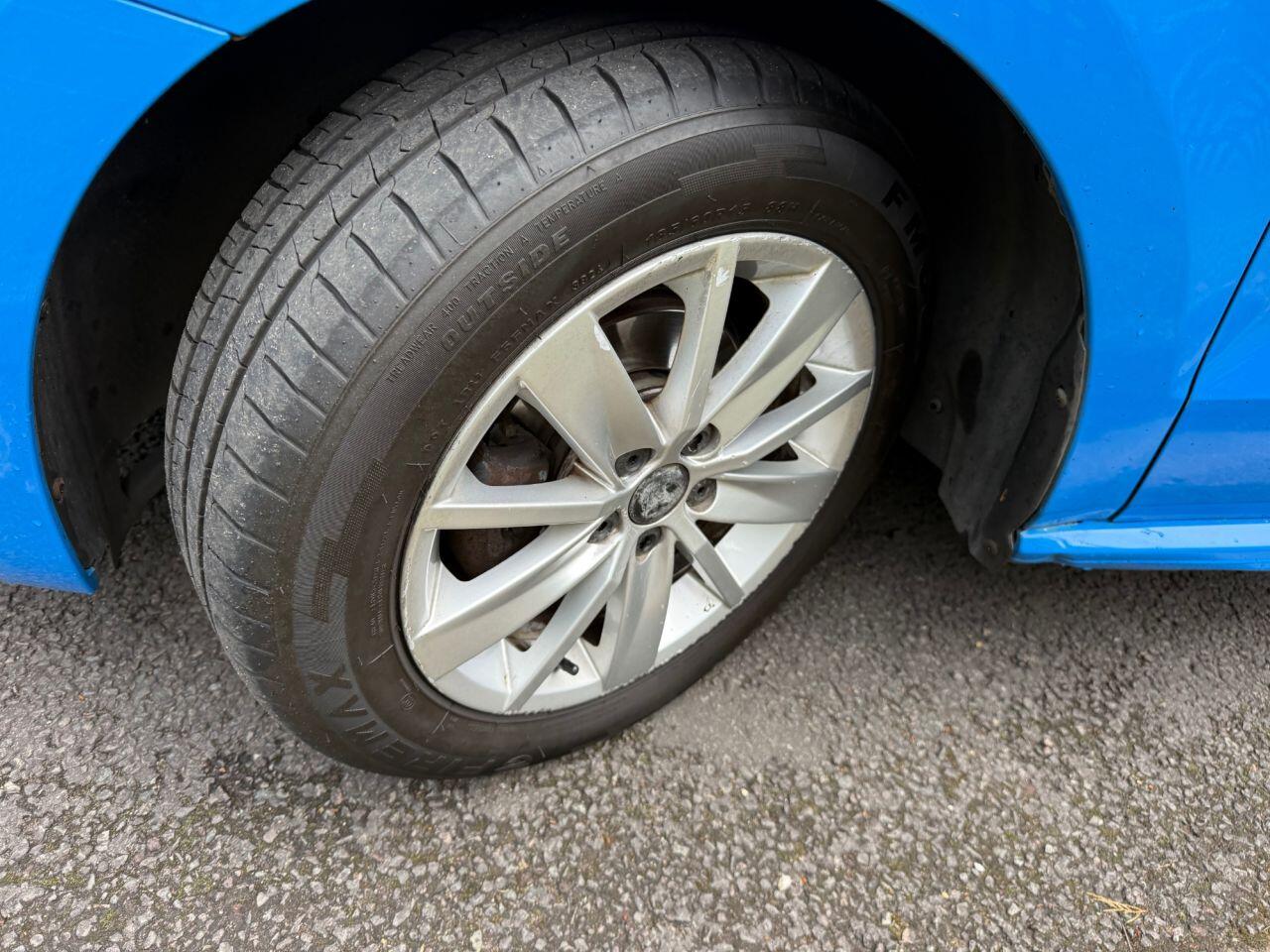 Volkswagen Polo view 21