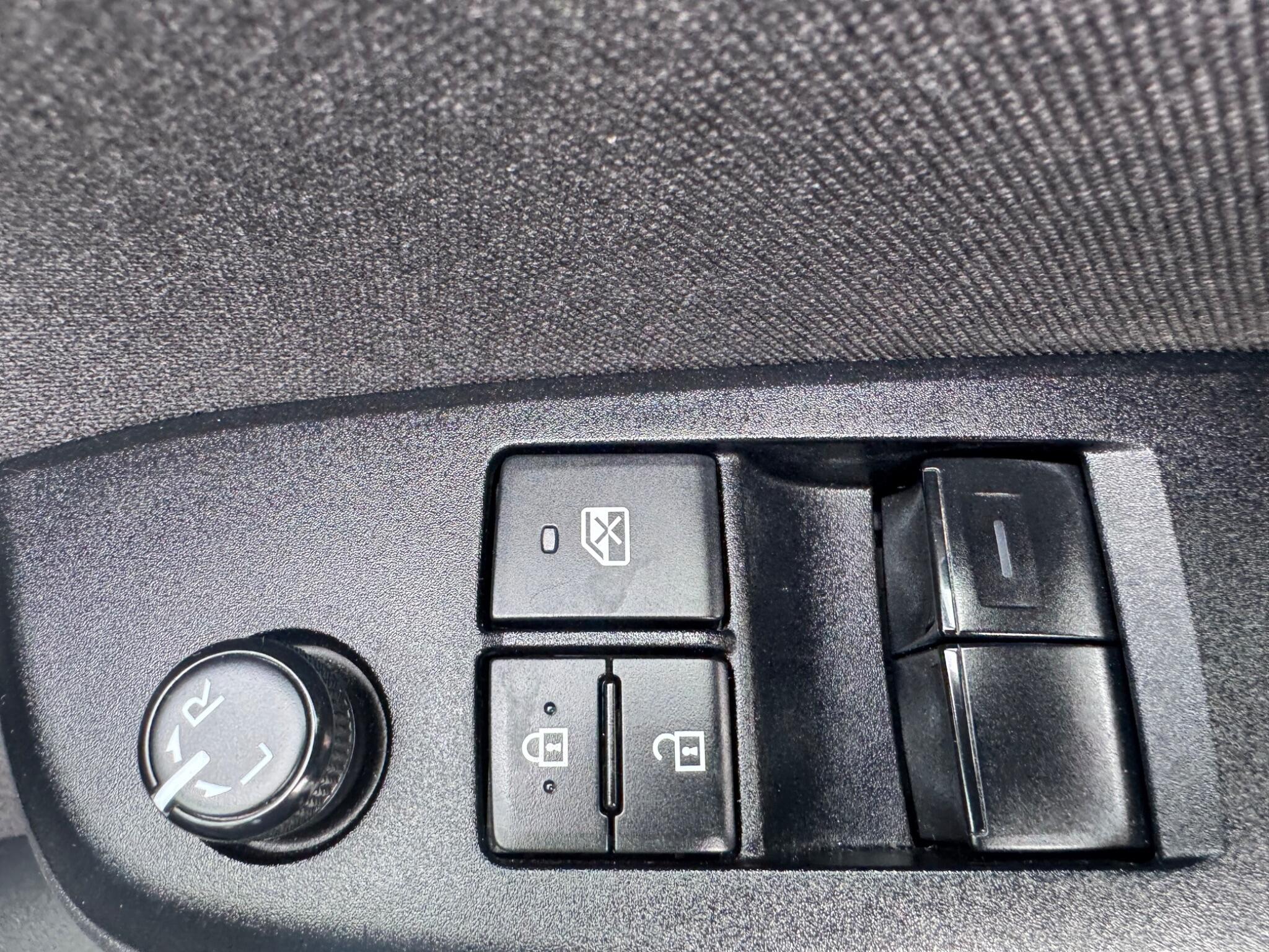 Toyota Yaris view 18