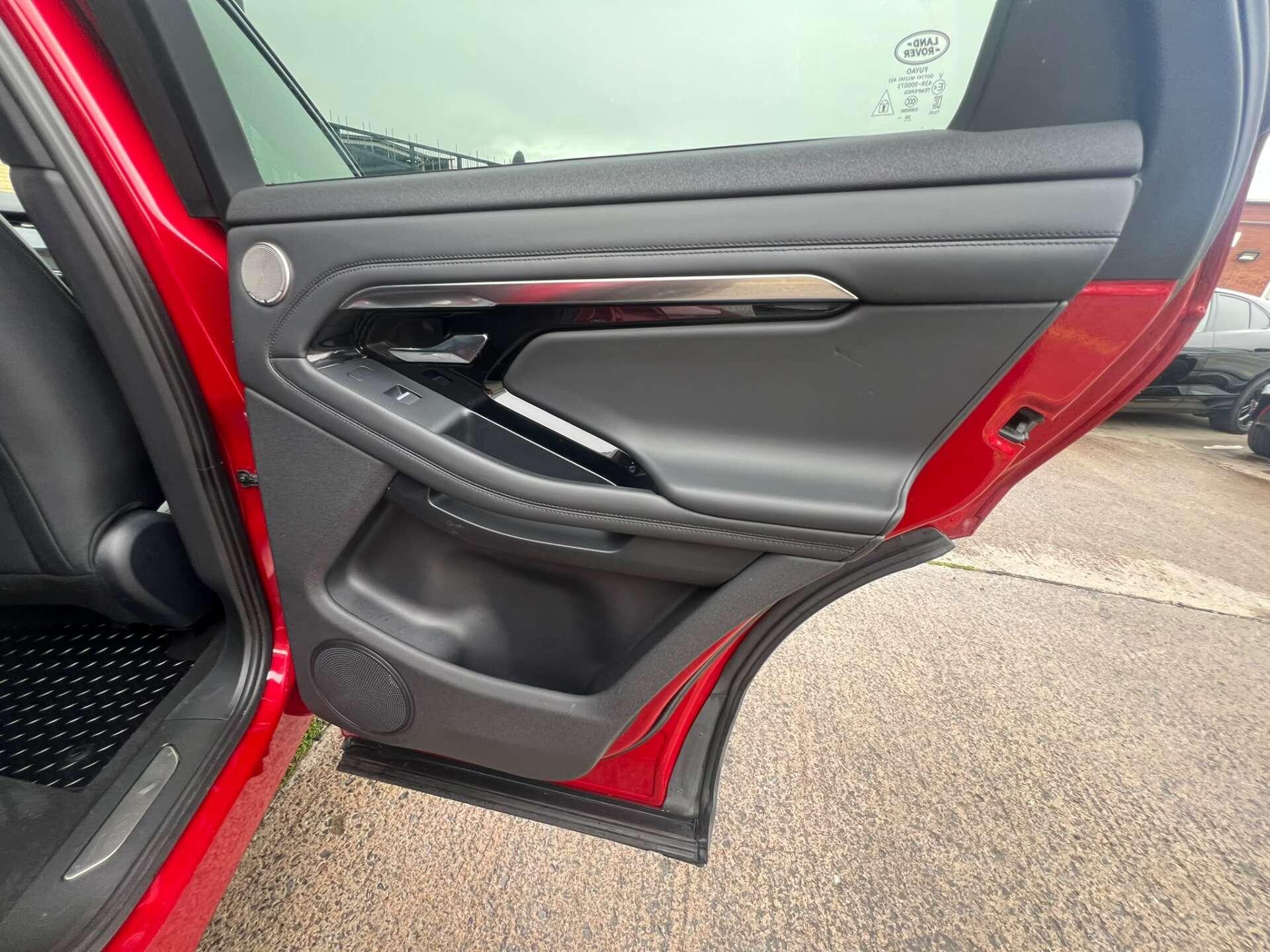 Land Rover Range Rover Evoque view 40