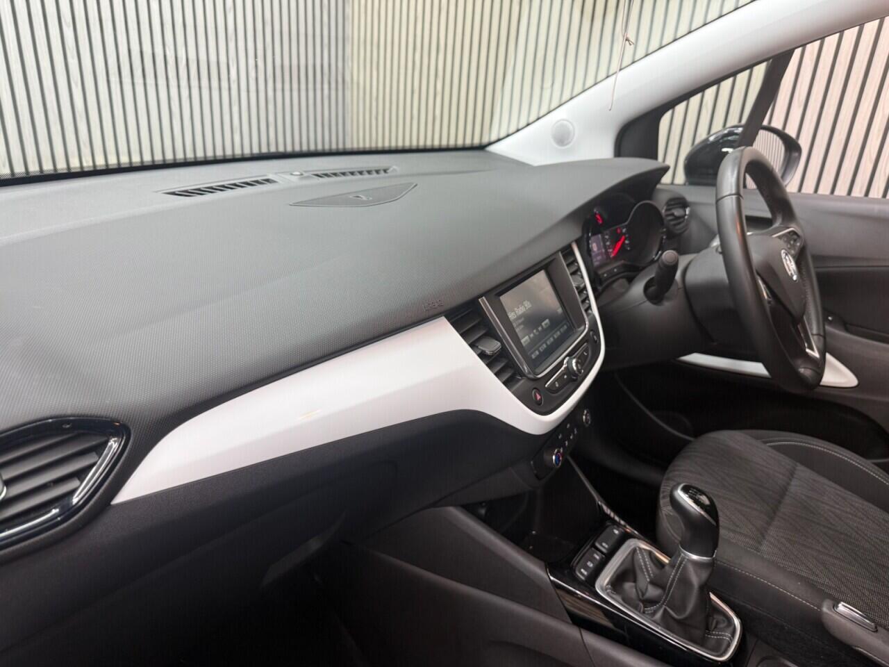 Vauxhall Crossland X view 5