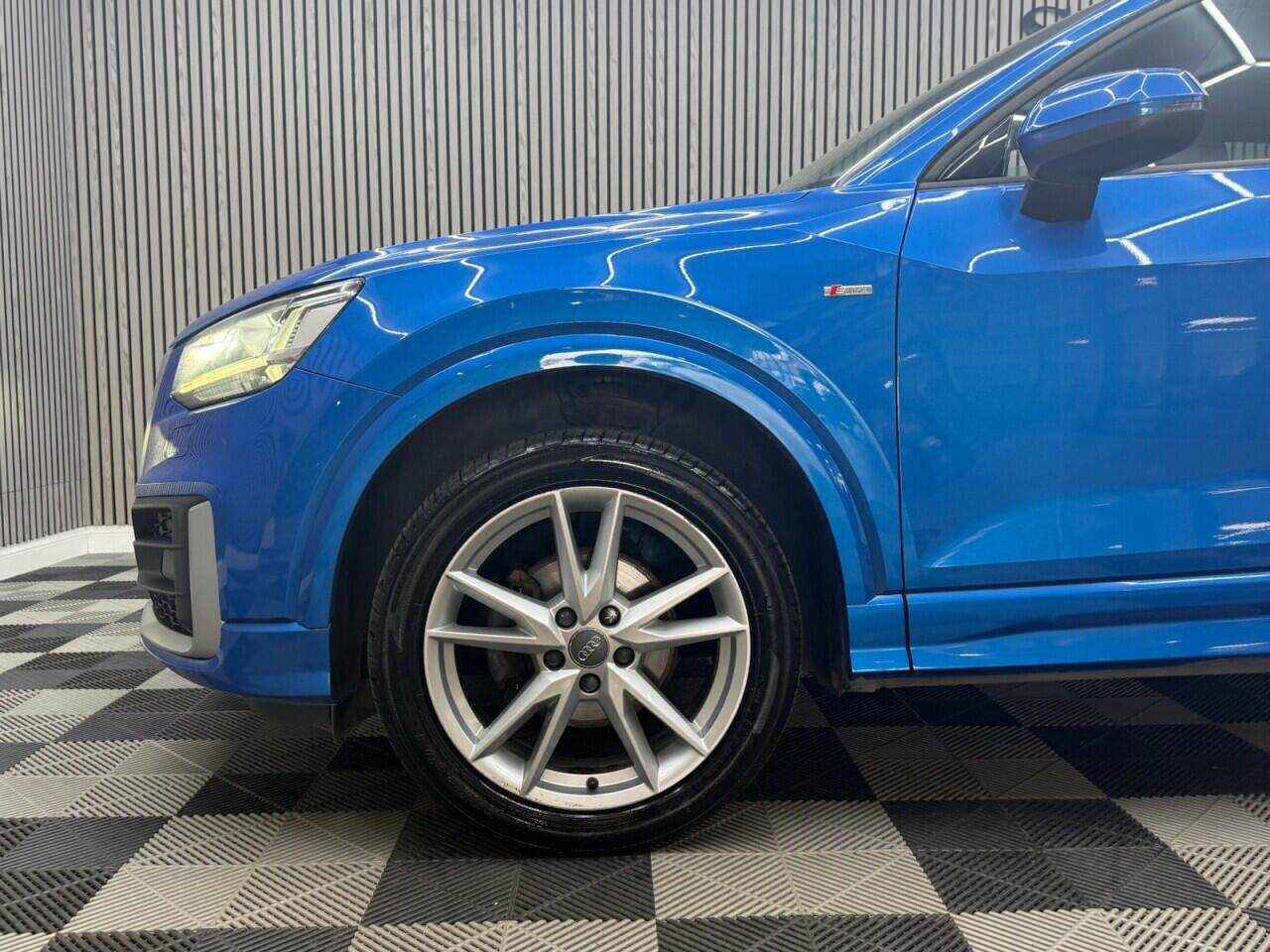 Audi Q2 view 25