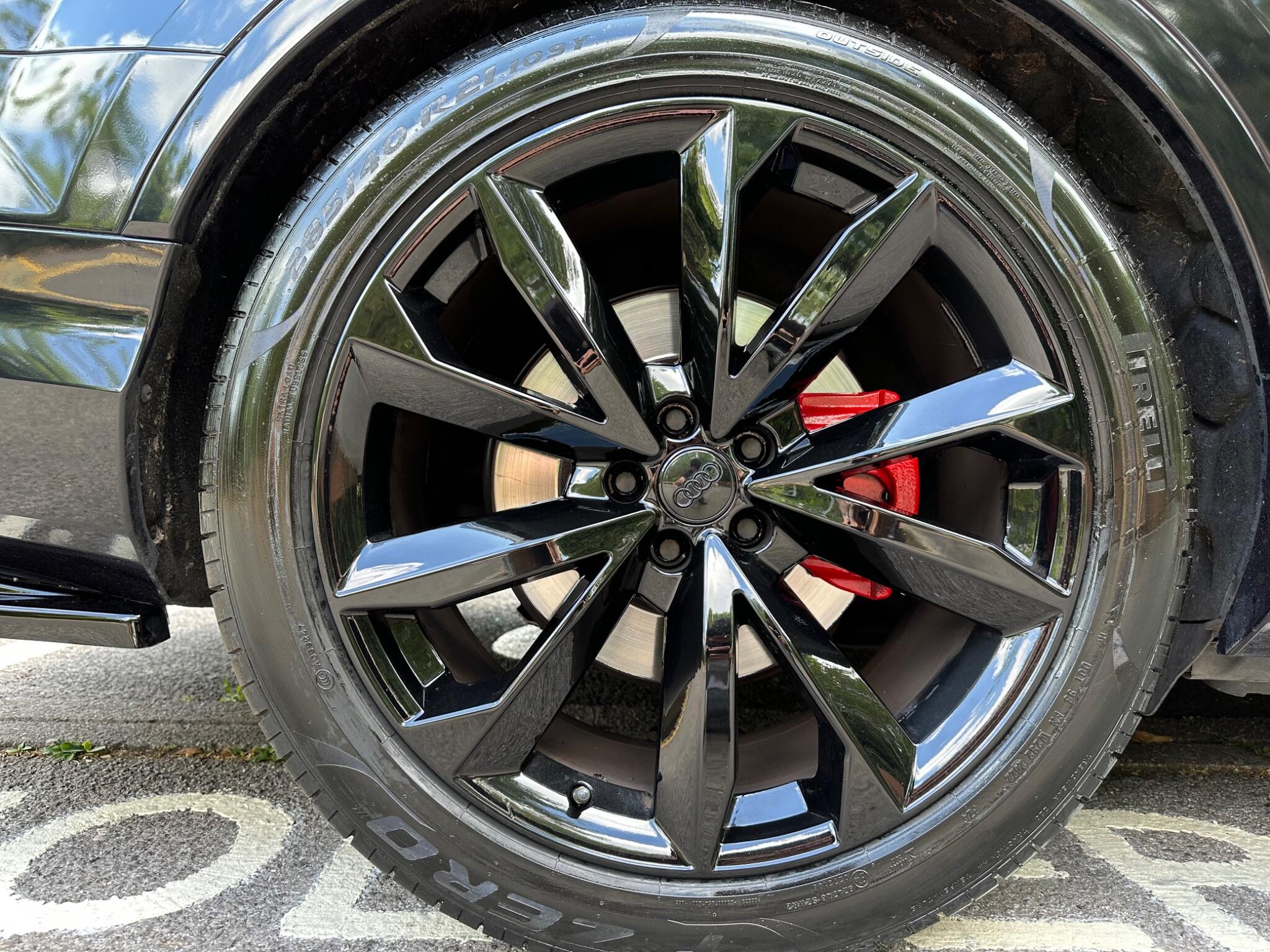 Audi SQ7 view 22