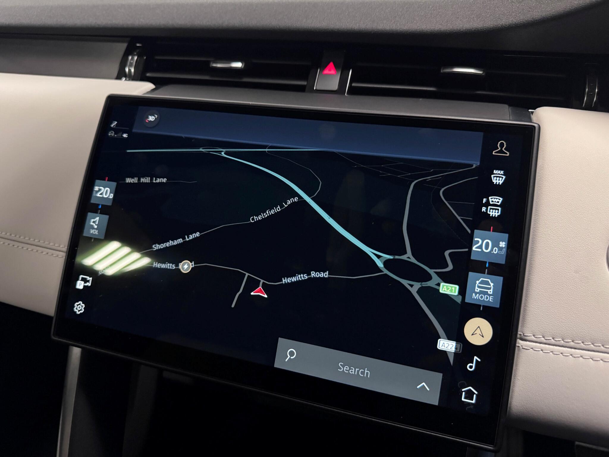 Land Rover Discovery Sport view 9