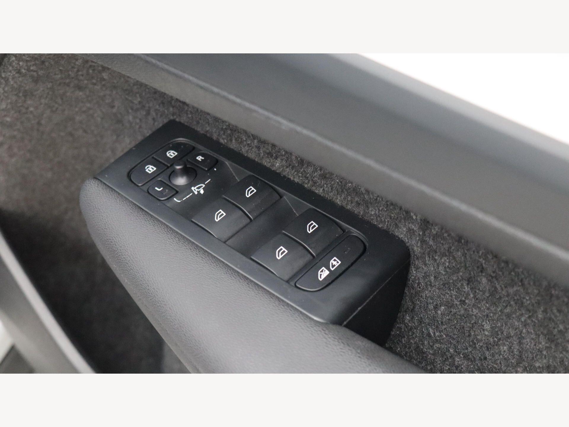 Volvo XC40 view 25