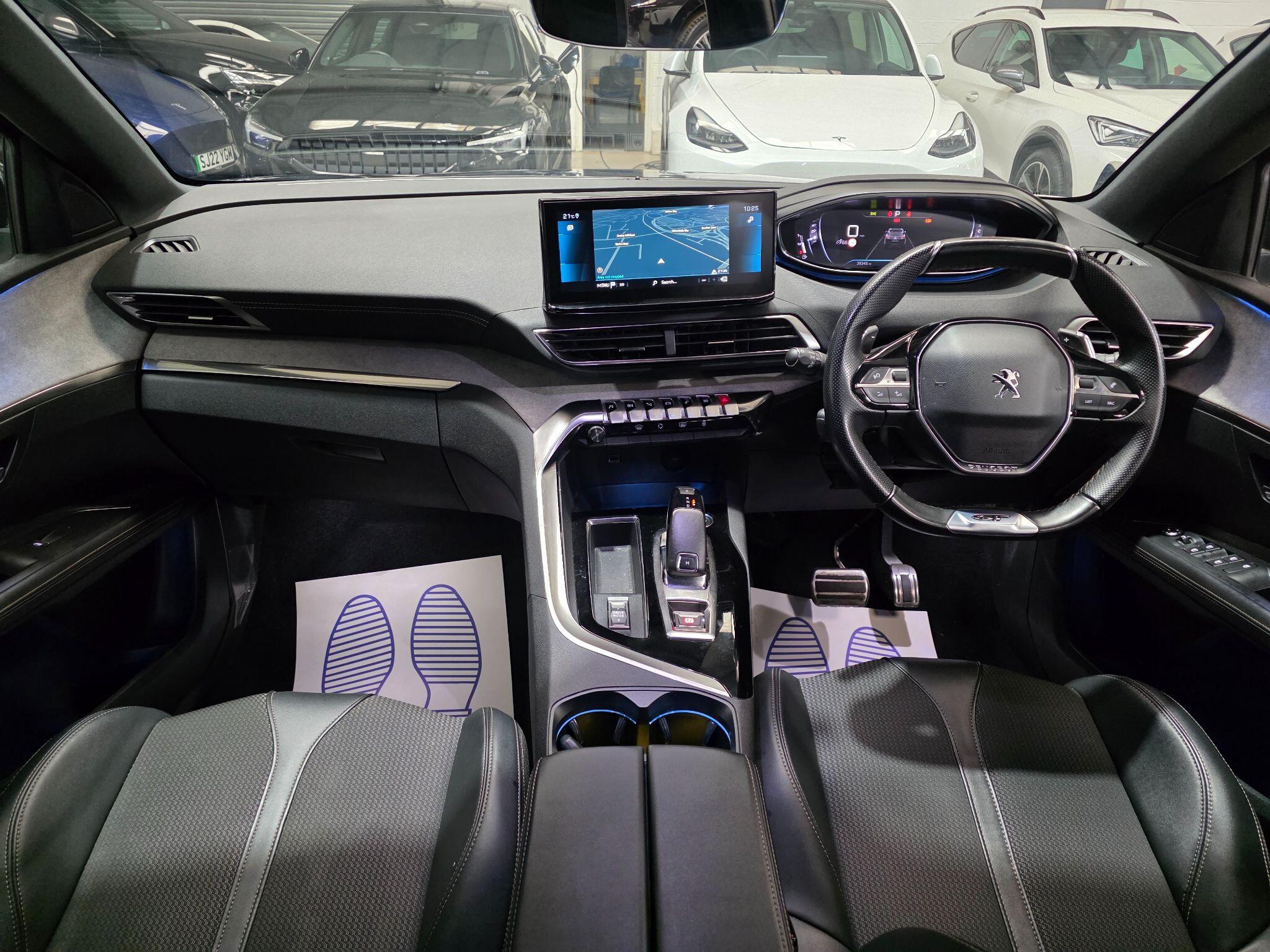 Peugeot 3008 view 5