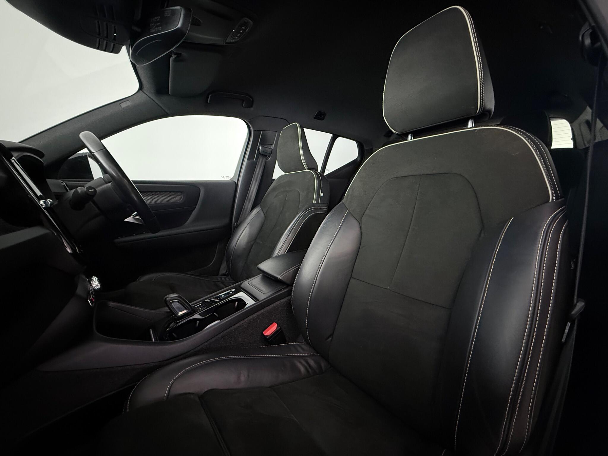 Volvo XC40 view 29
