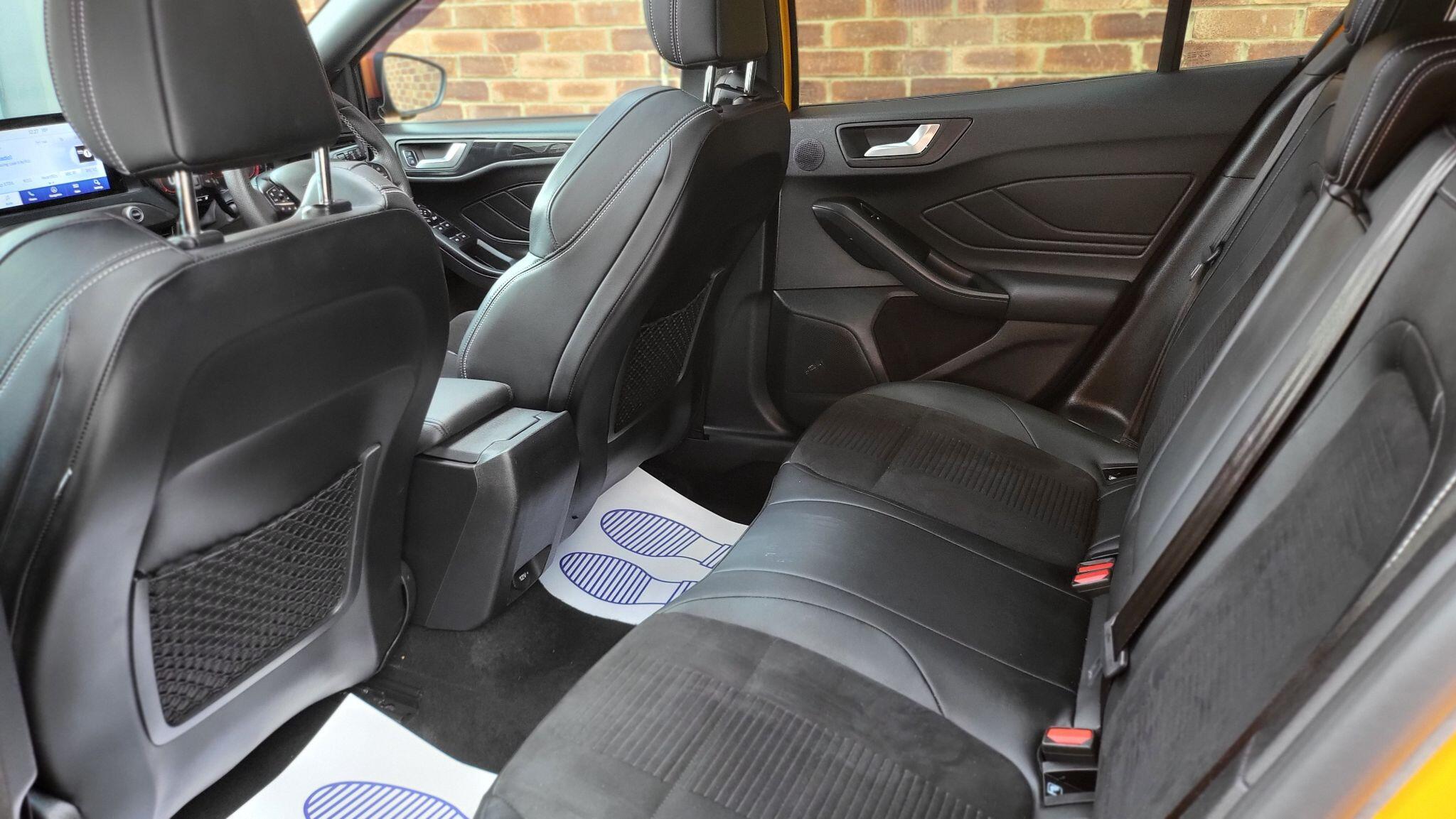 Ford Focus view 20