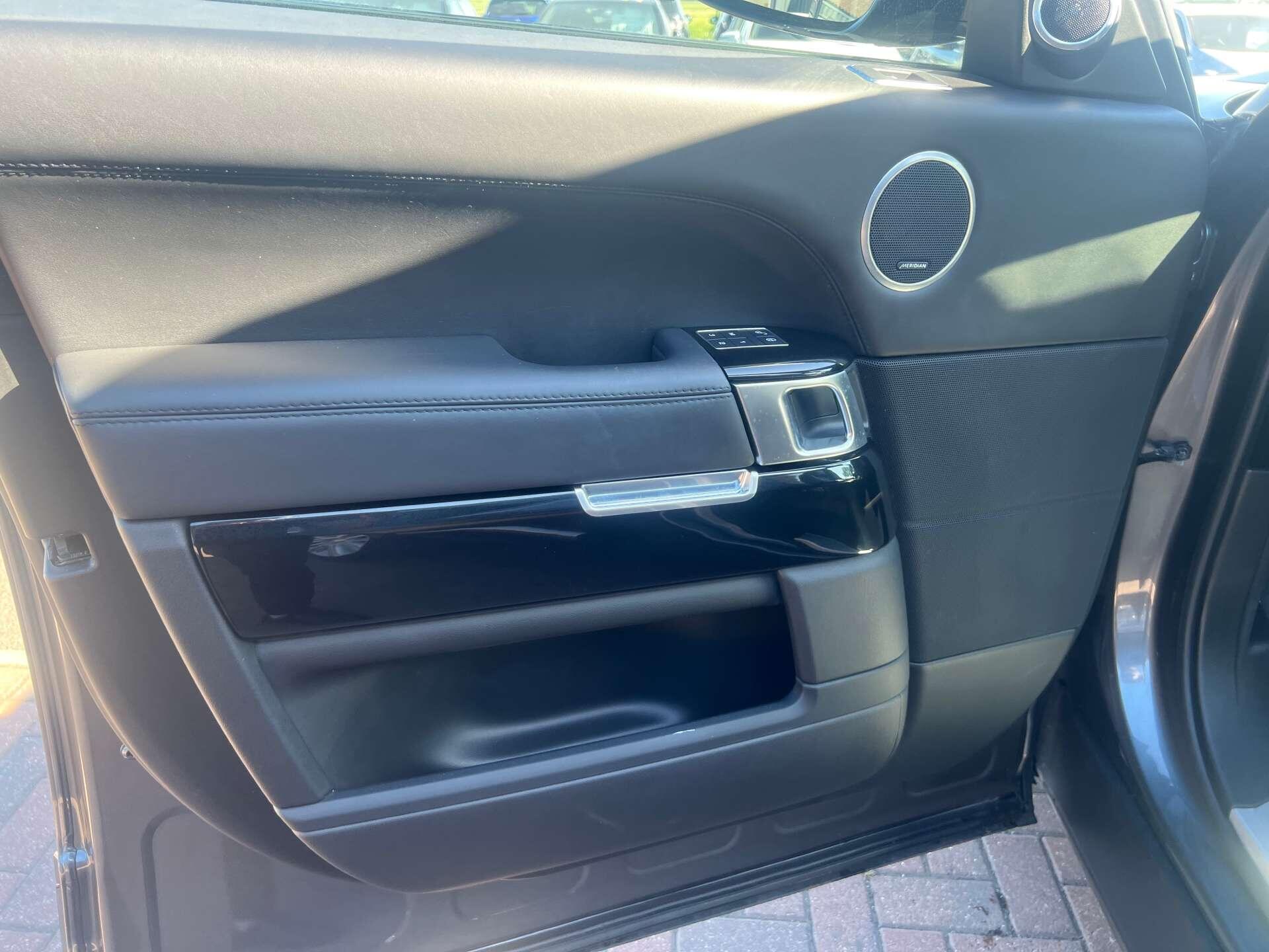 Land Rover Range Rover view 48