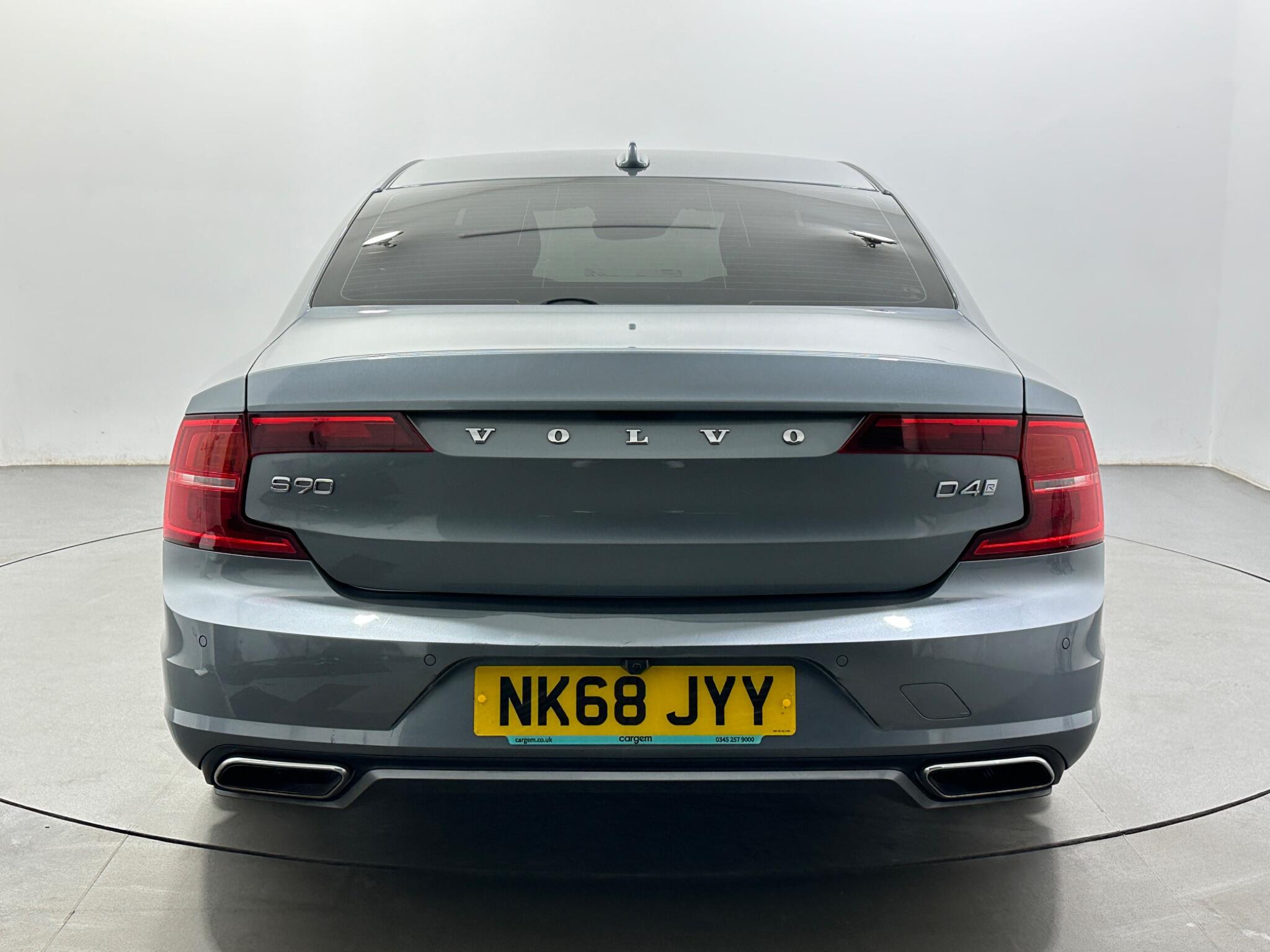 Volvo S90 view 7