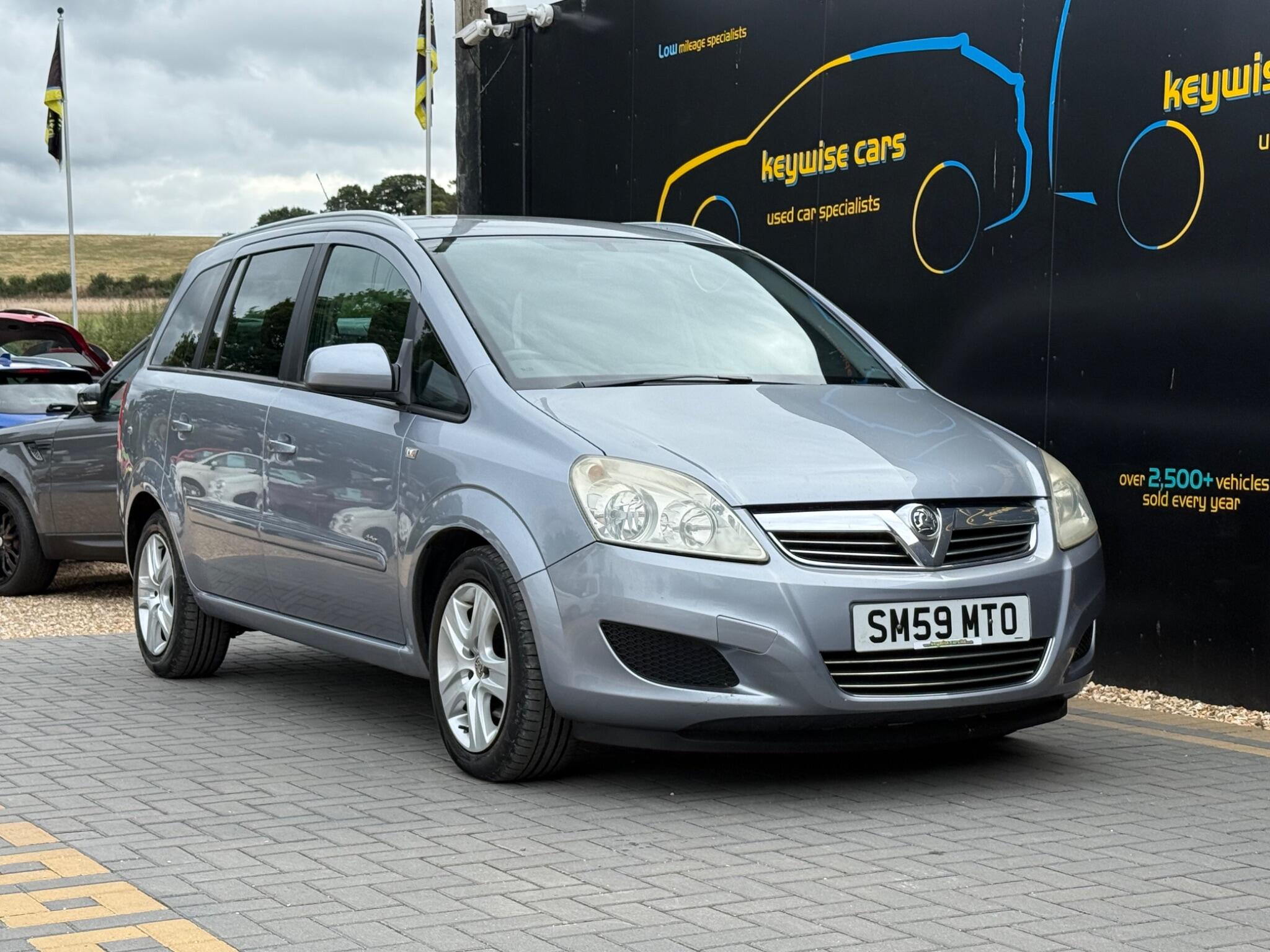 Vauxhall Zafira view 9