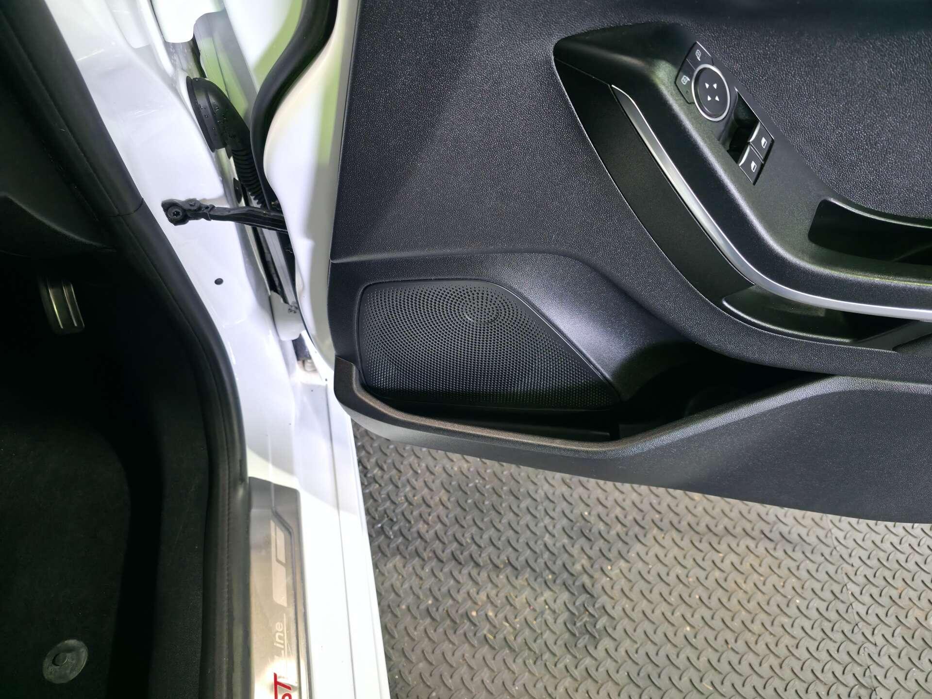 Ford Fiesta view 21