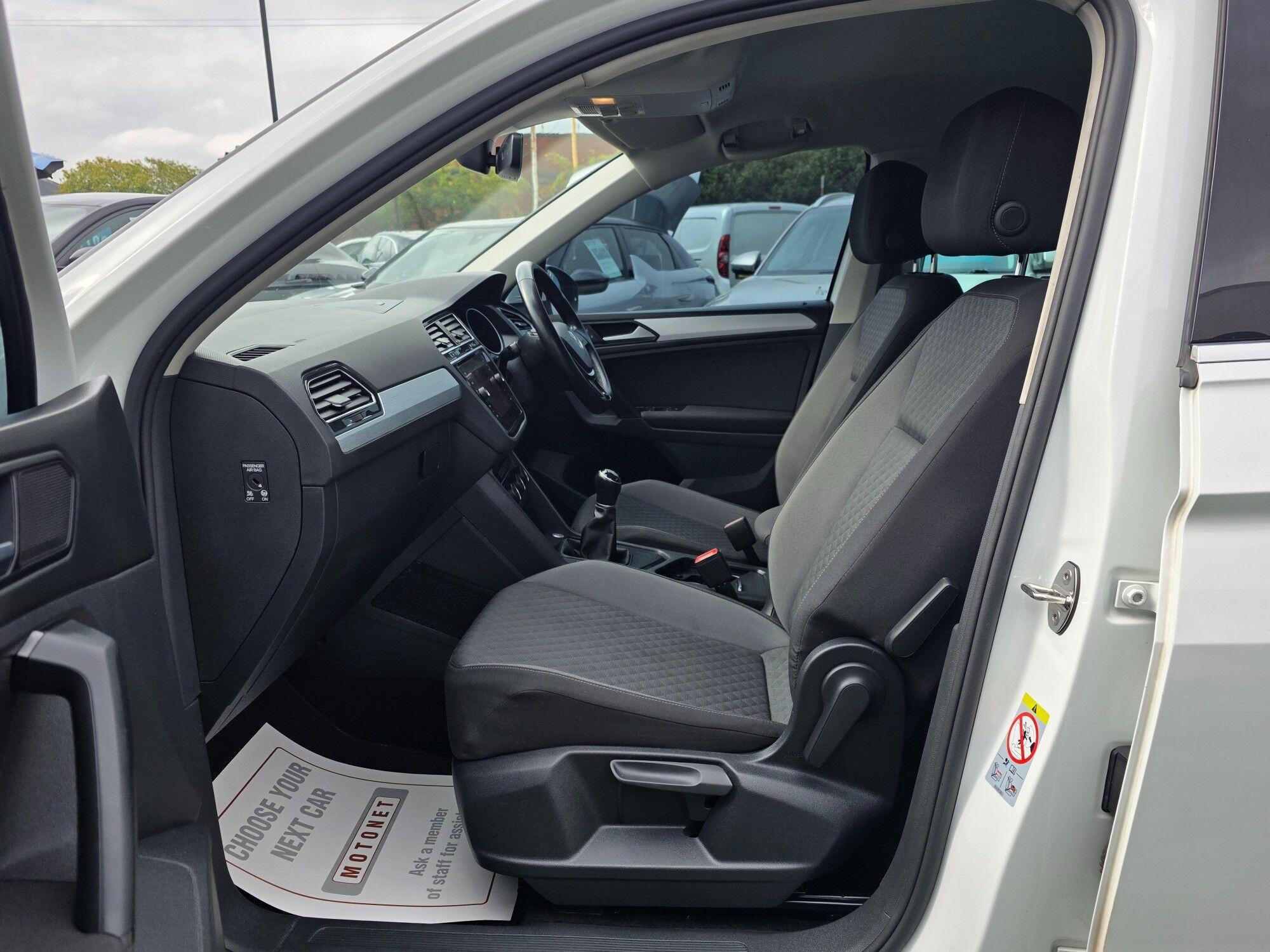 Volkswagen Tiguan view 11