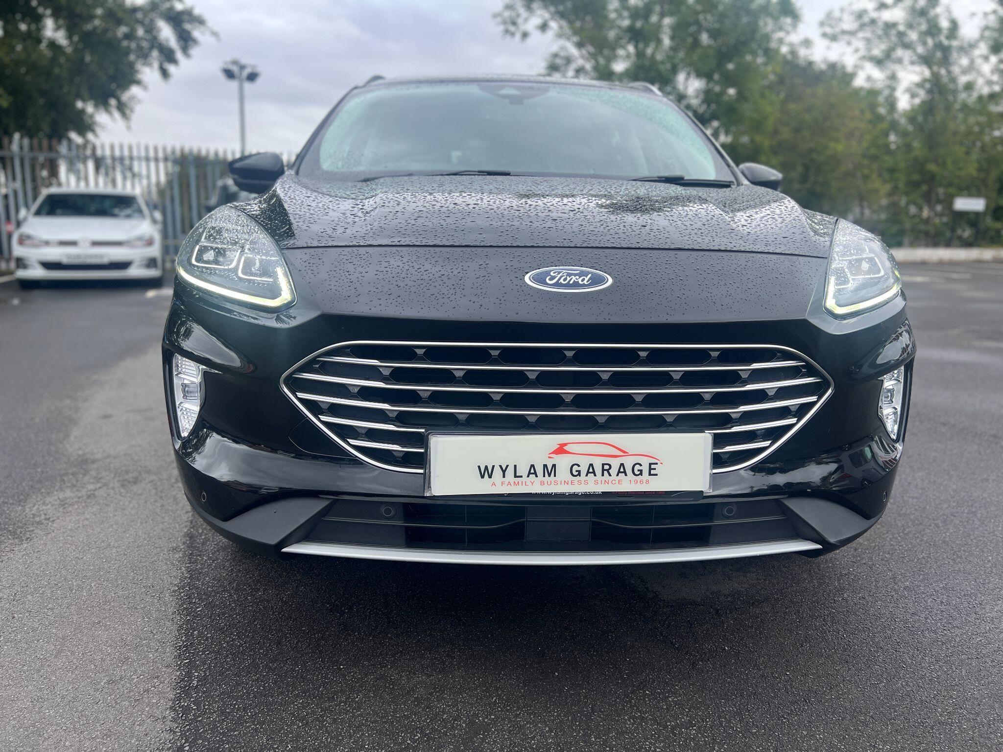 Ford Kuga view 3