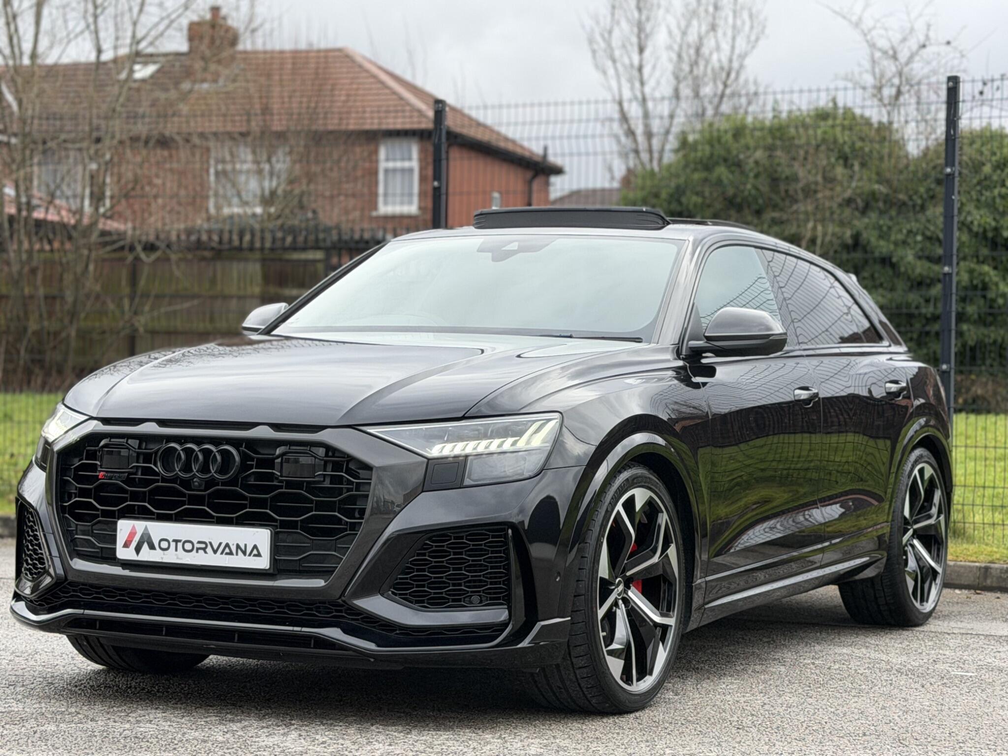 Audi Audi RSQ8 view 3