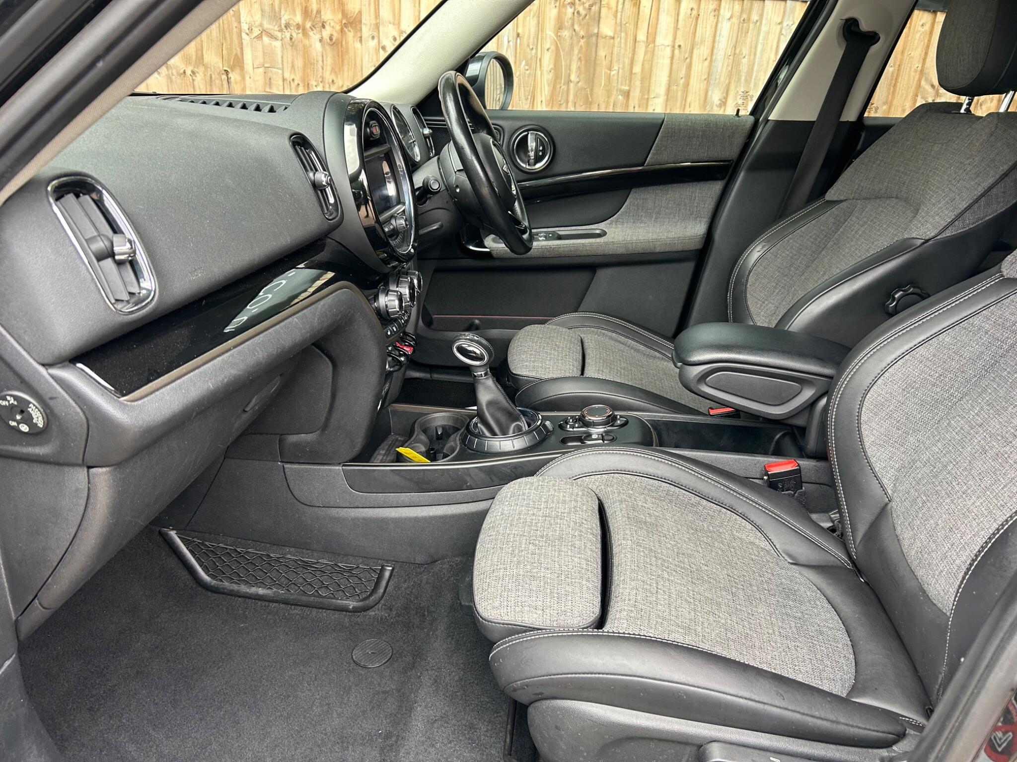 Mini Countryman view 33