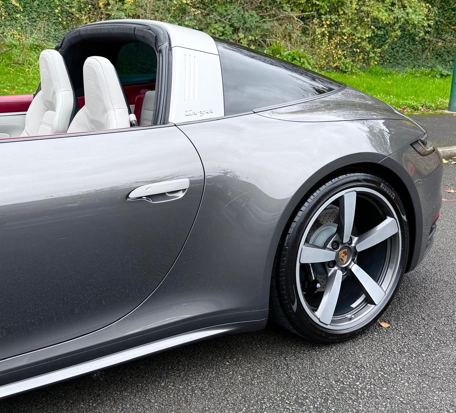 Porsche 911 view 87