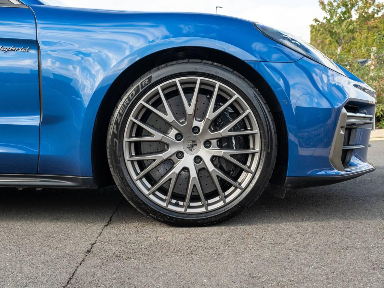 Porsche Panamera view 14