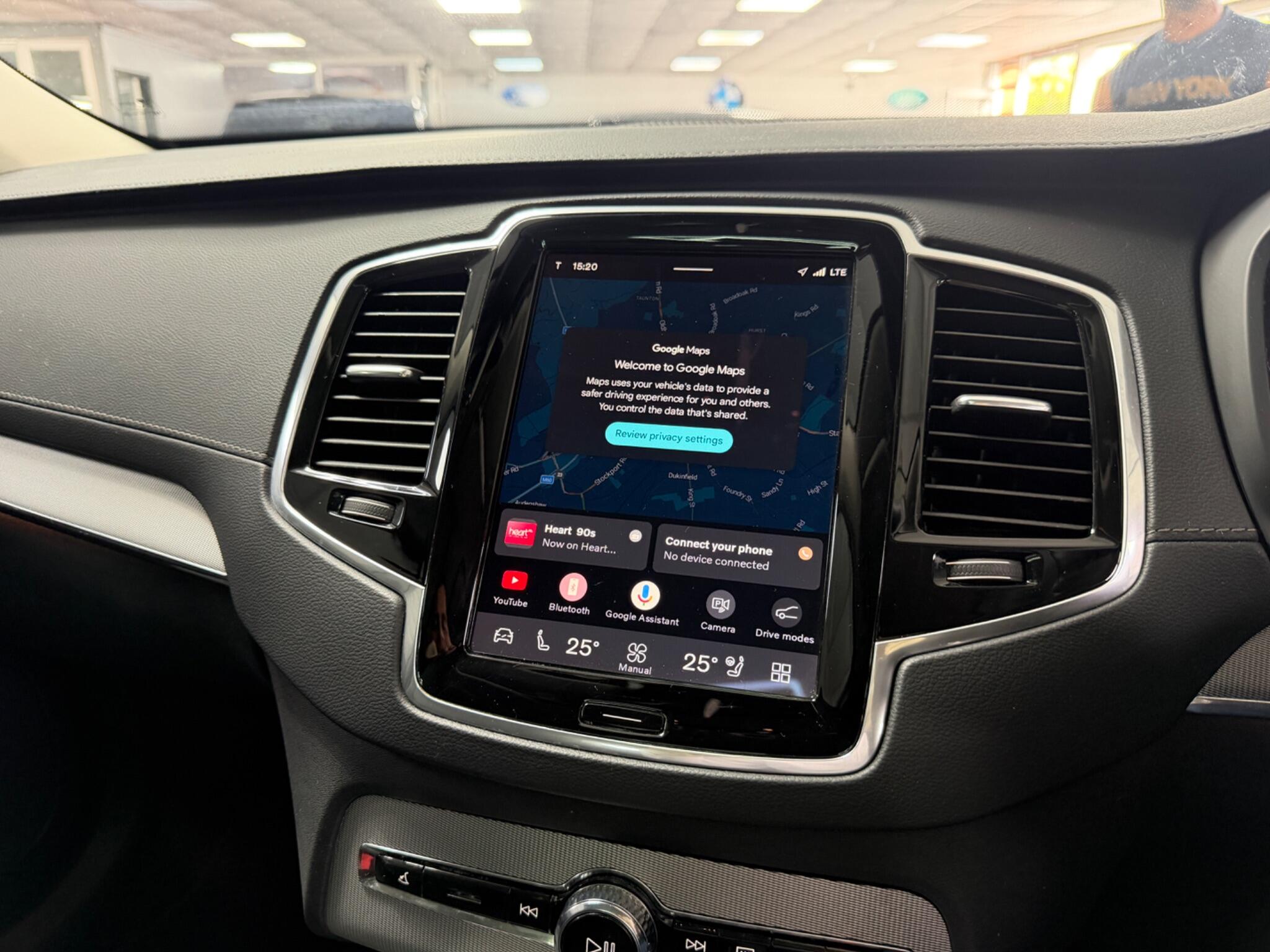 Volvo XC90 view 25