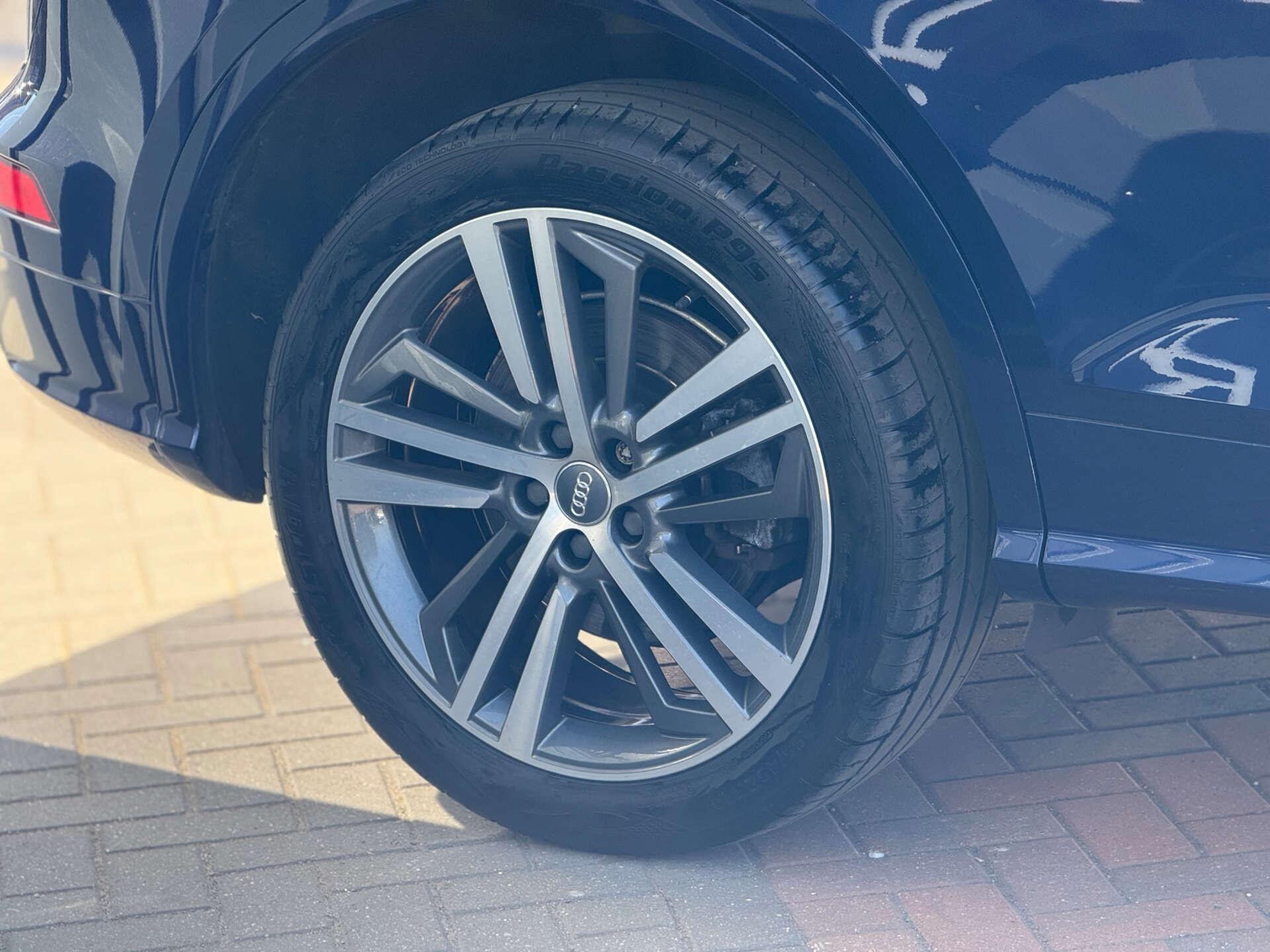 Audi Q5 view 15