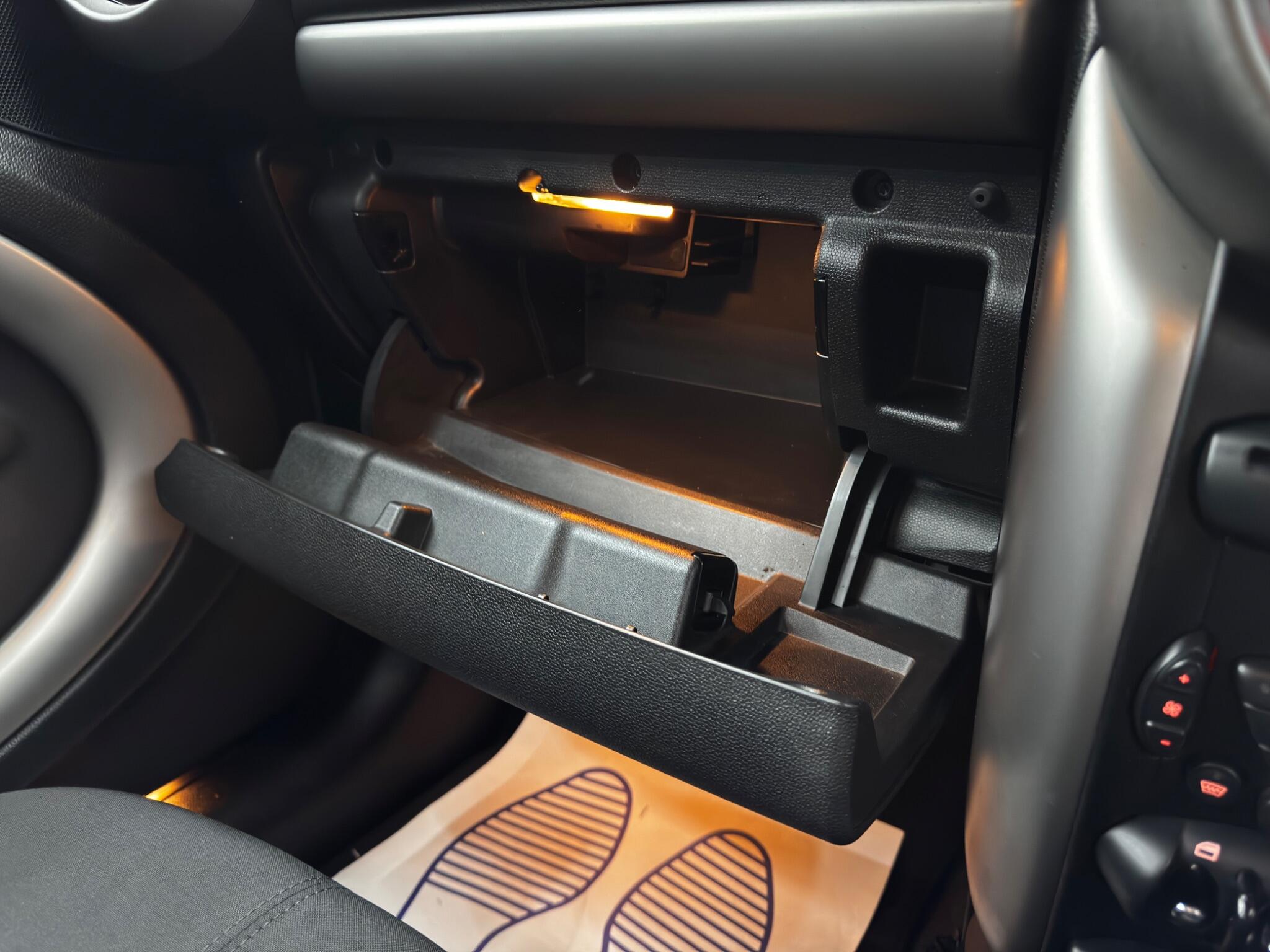 Mini Countryman view 30