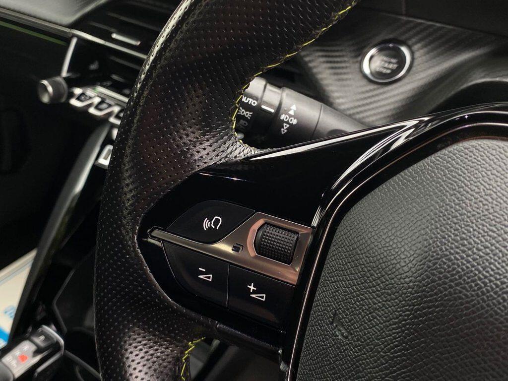Peugeot E-2008 view 31