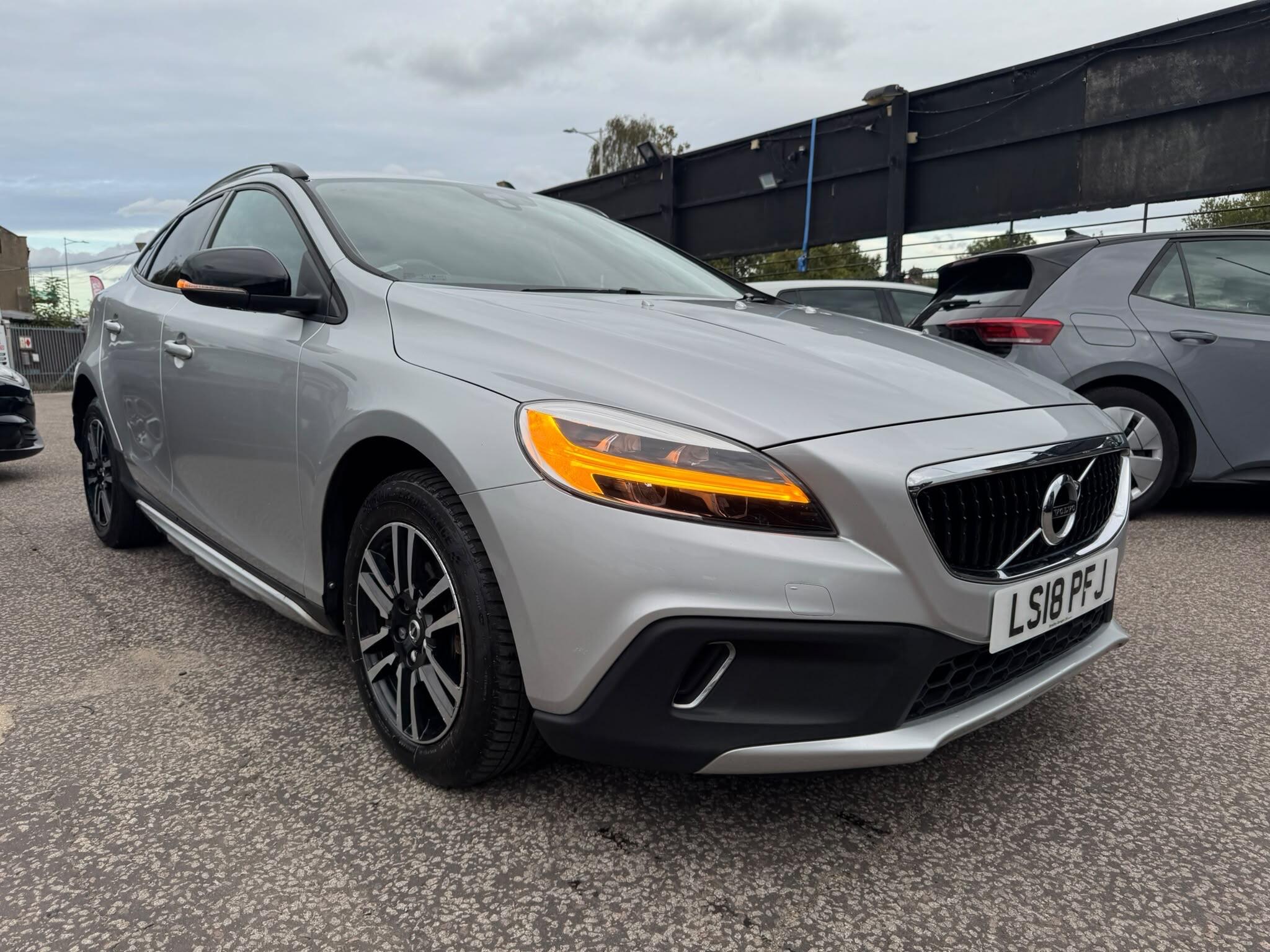Volvo V40 Cross Country view 15