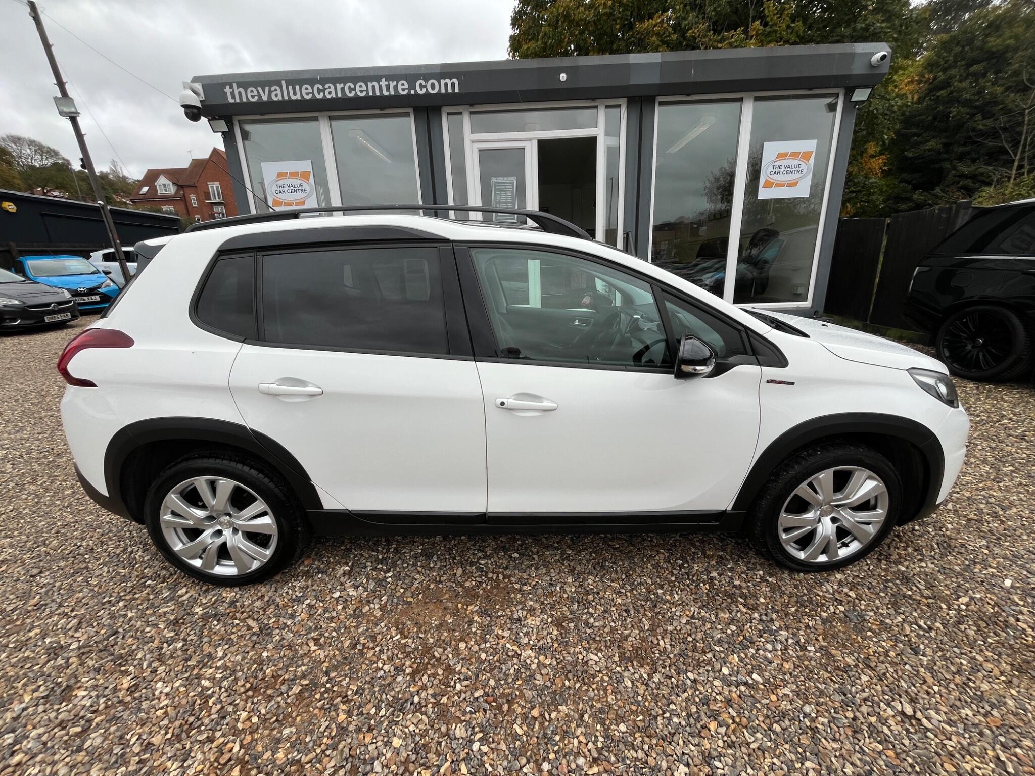 Peugeot 2008 view 3