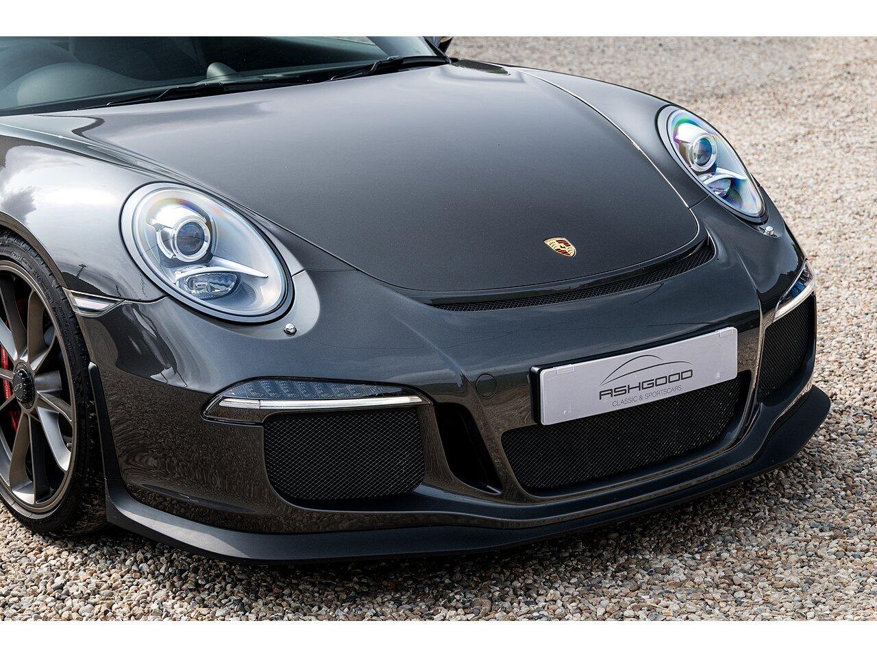 Porsche 911 view 15