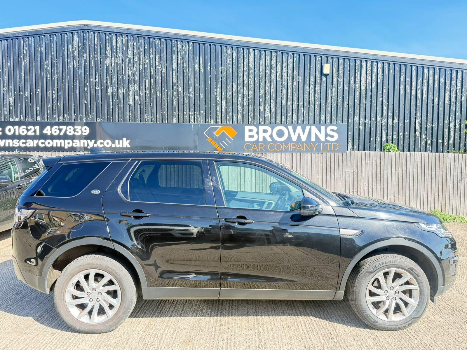 Land Rover Discovery Sport view 10