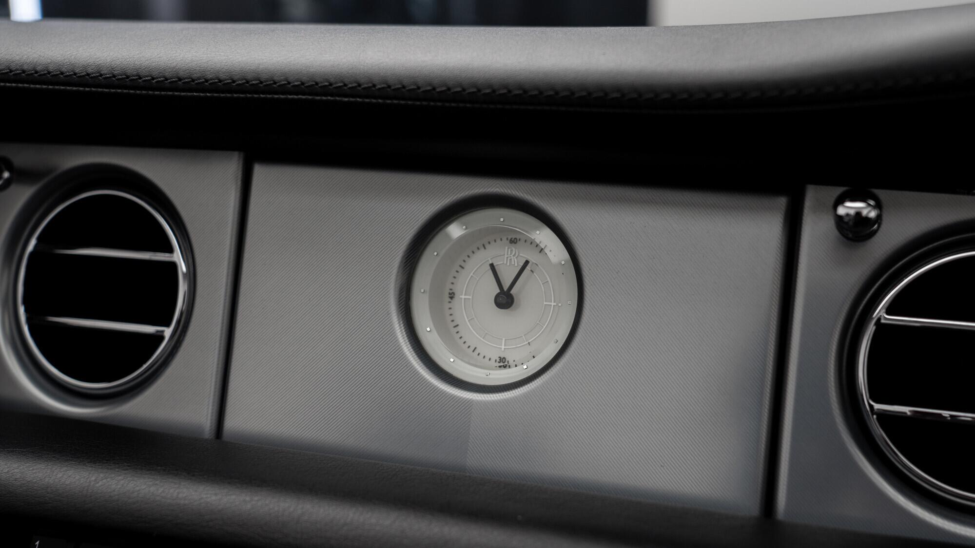 Rolls-Royce Phantom view 13