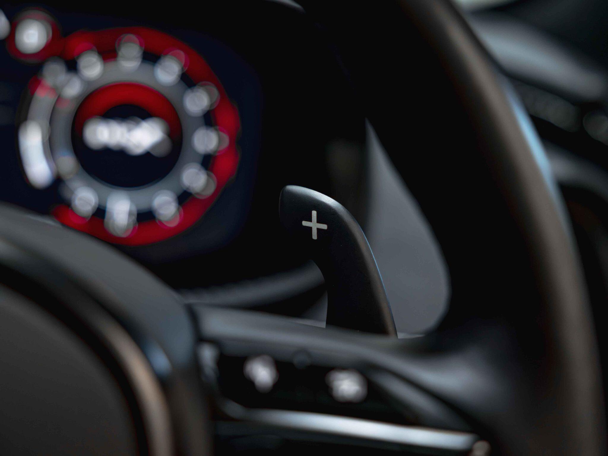 Aston Martin DBX view 19