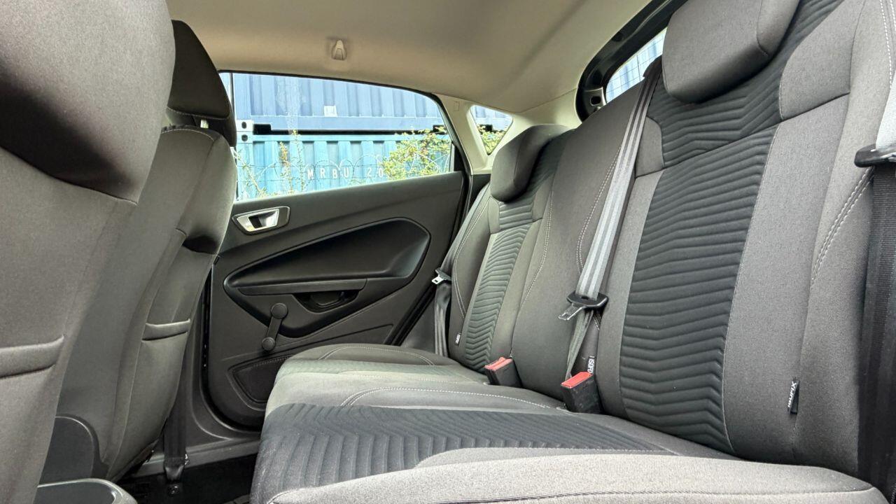 Ford Fiesta view 14