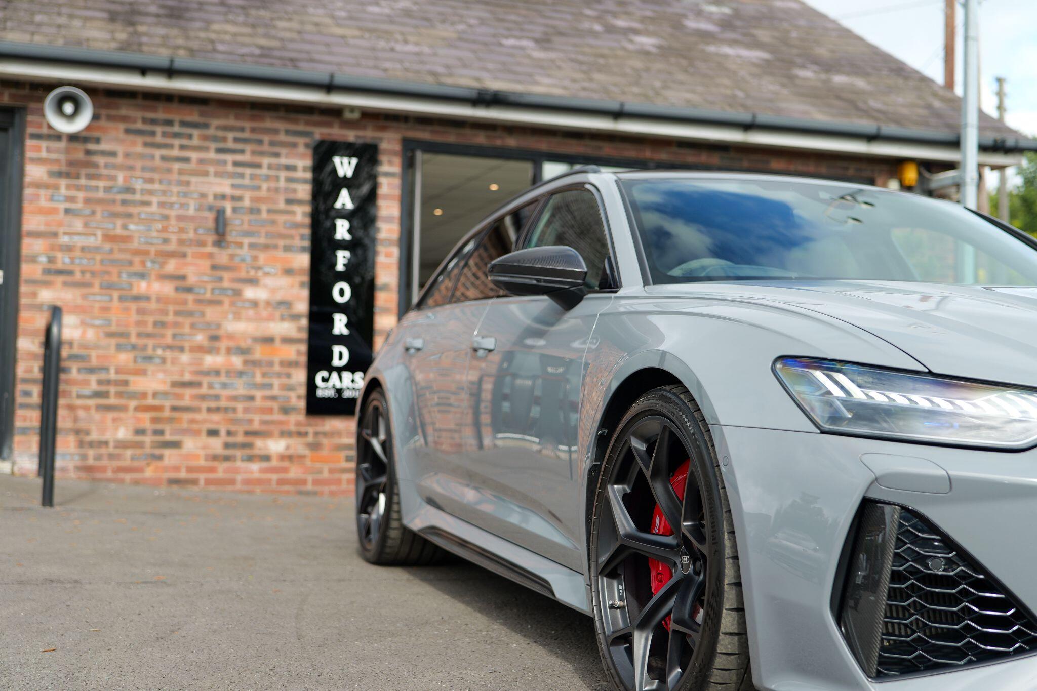 Audi RS6 Avant view 7