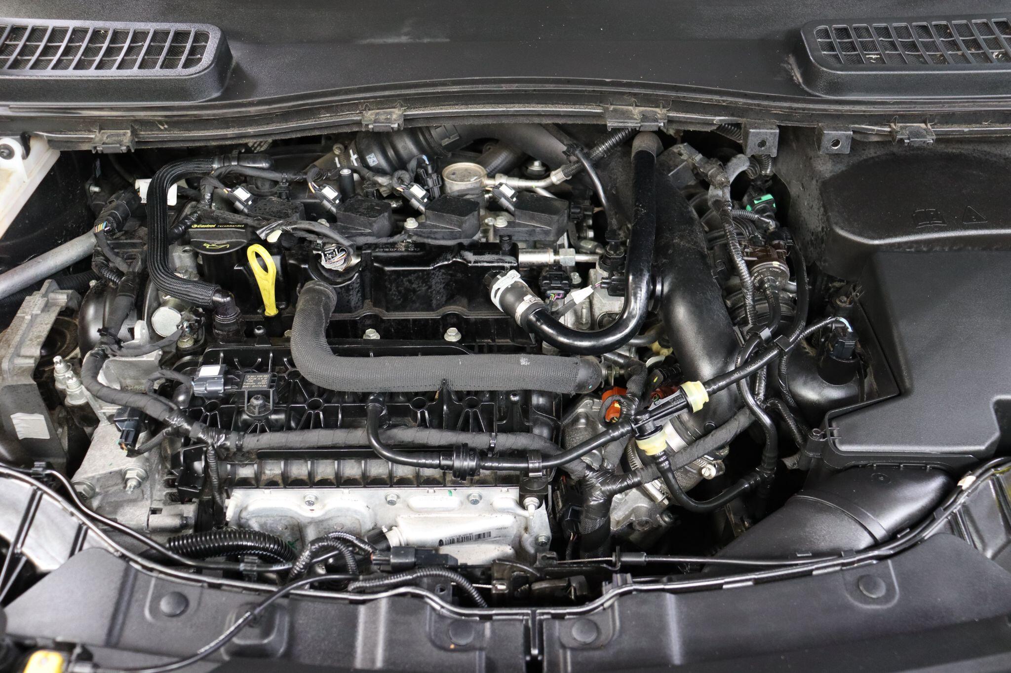 Ford Kuga view 45