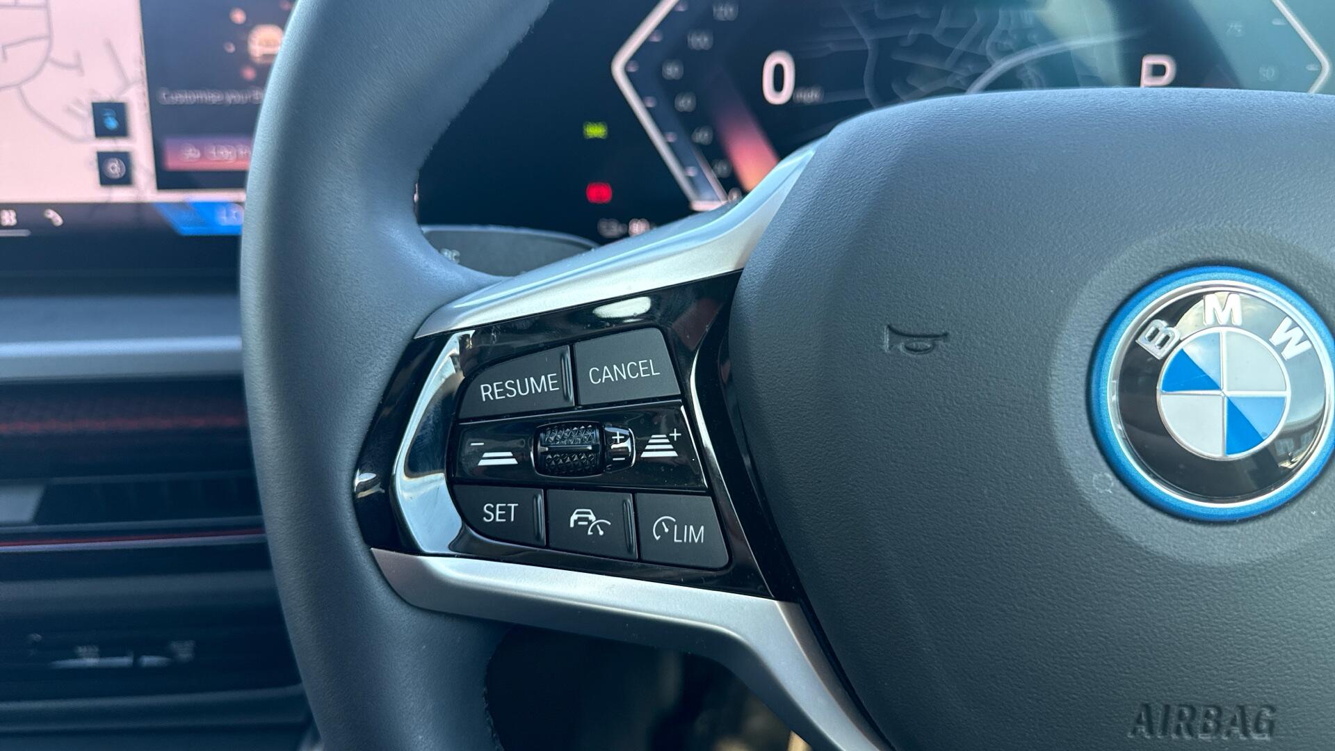 BMW i4 view 17