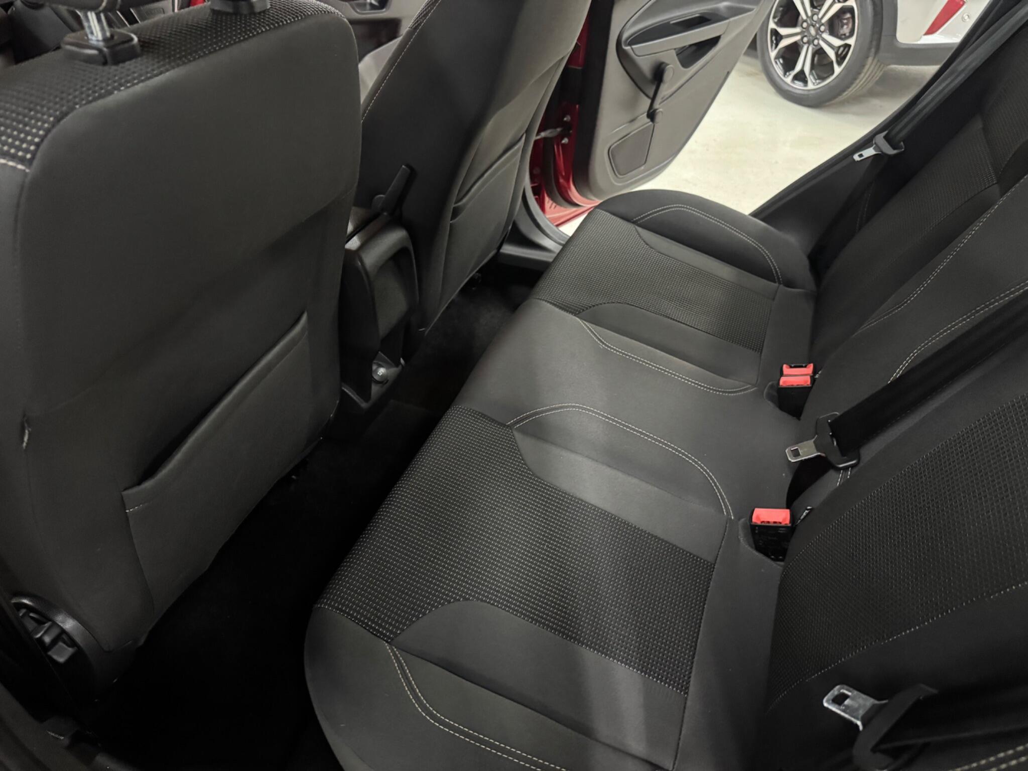Ford Fiesta view 39