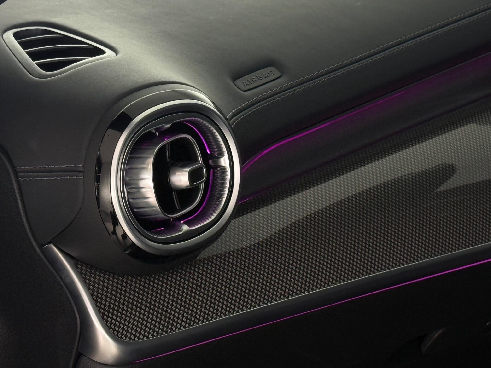Mercedes-Benz C-Class view 37