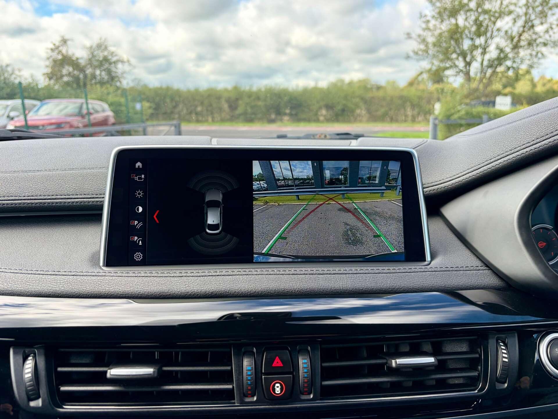 BMW X6 view 56