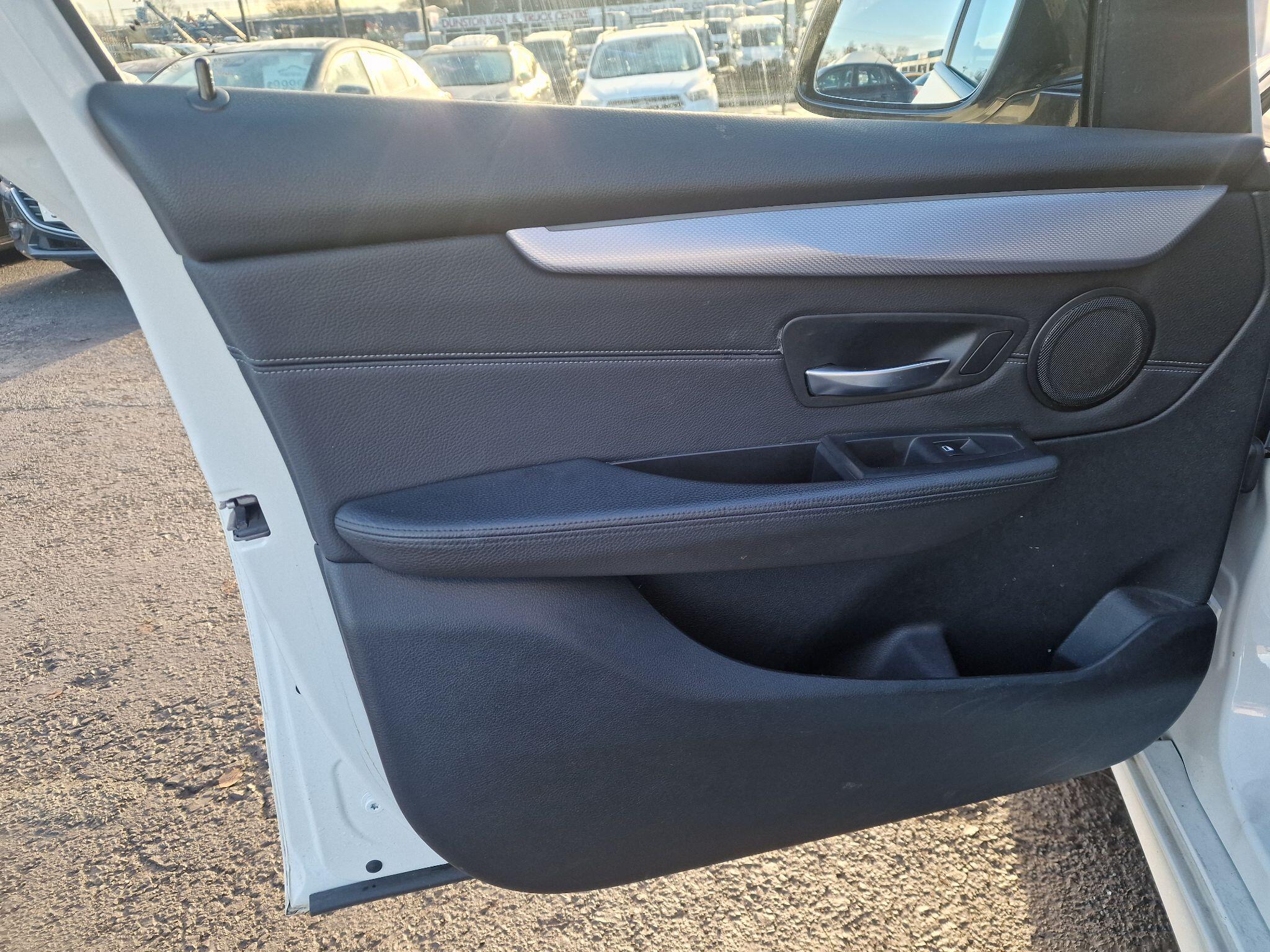 BMW 2 Series view 35