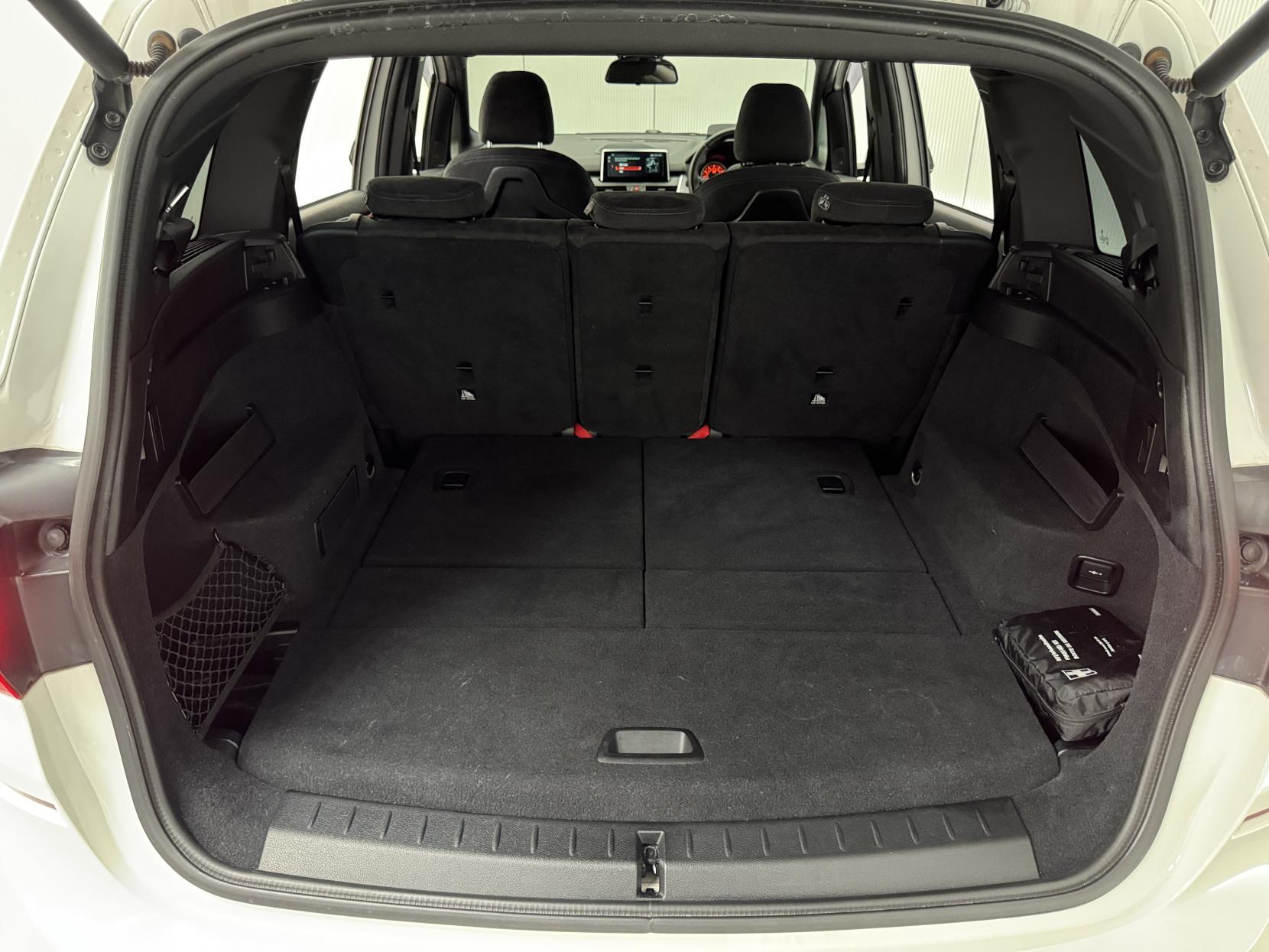 BMW 2 Series view 52
