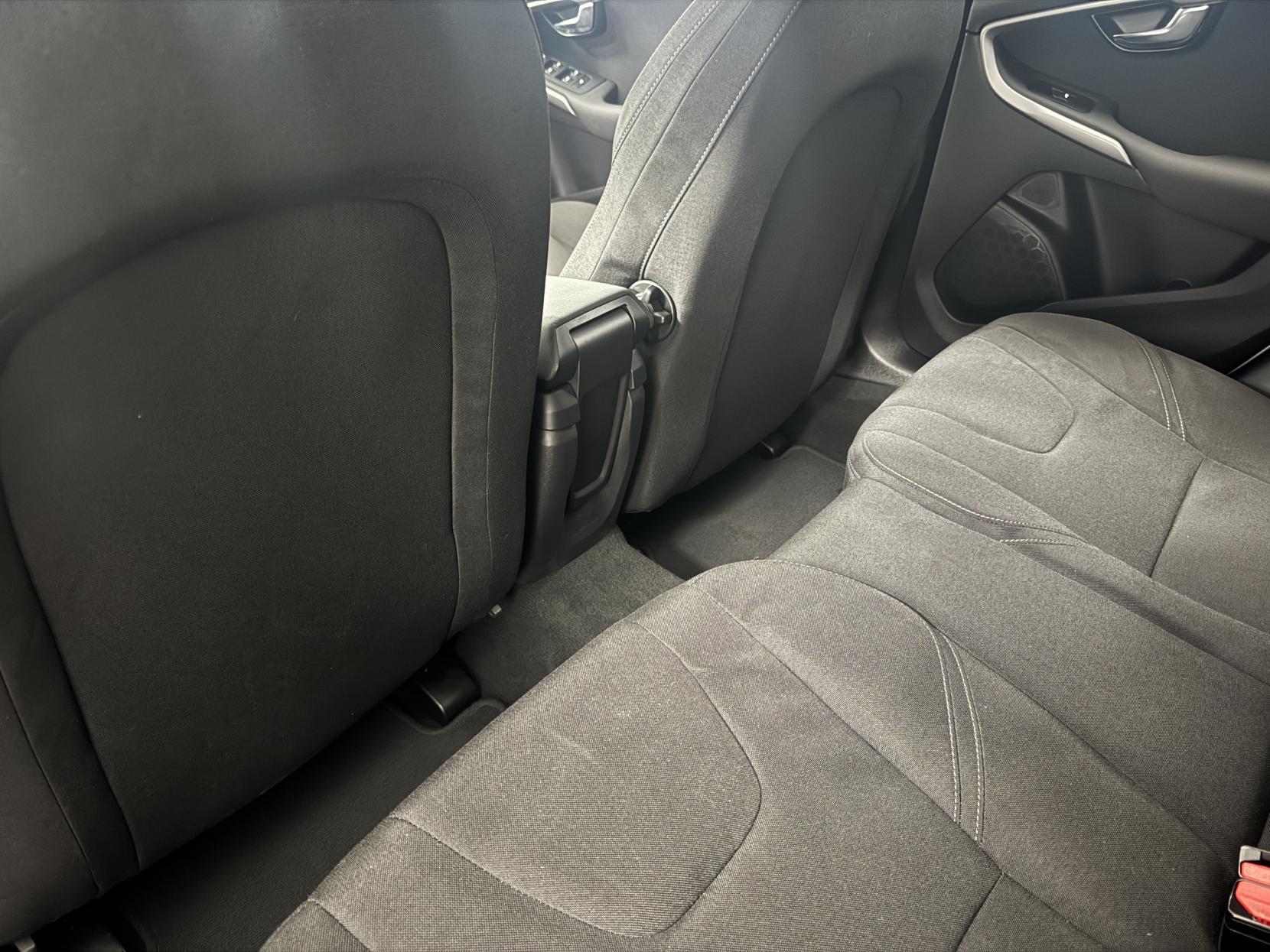 Volvo V40 view 64