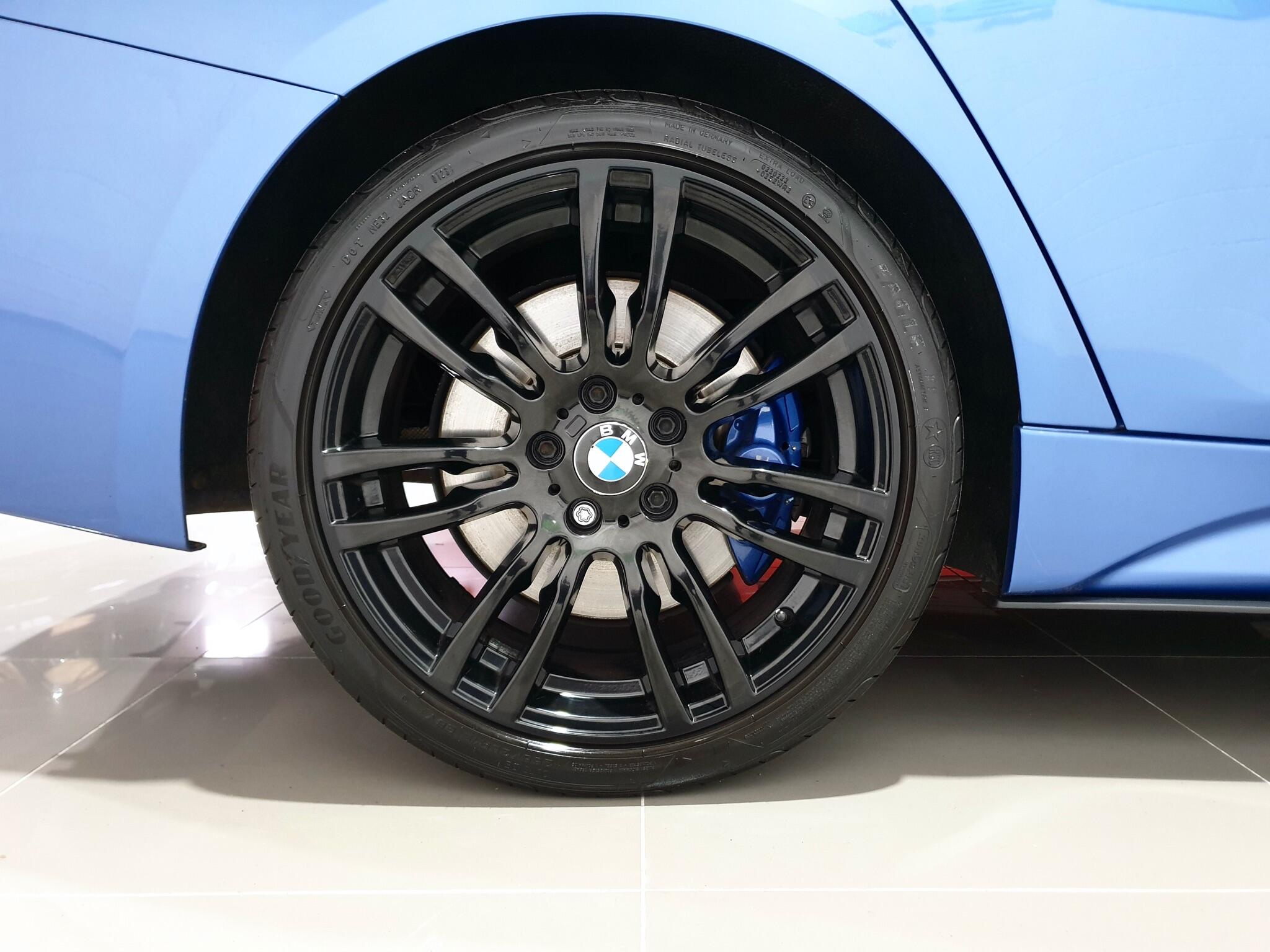 BMW 3 Series view 42