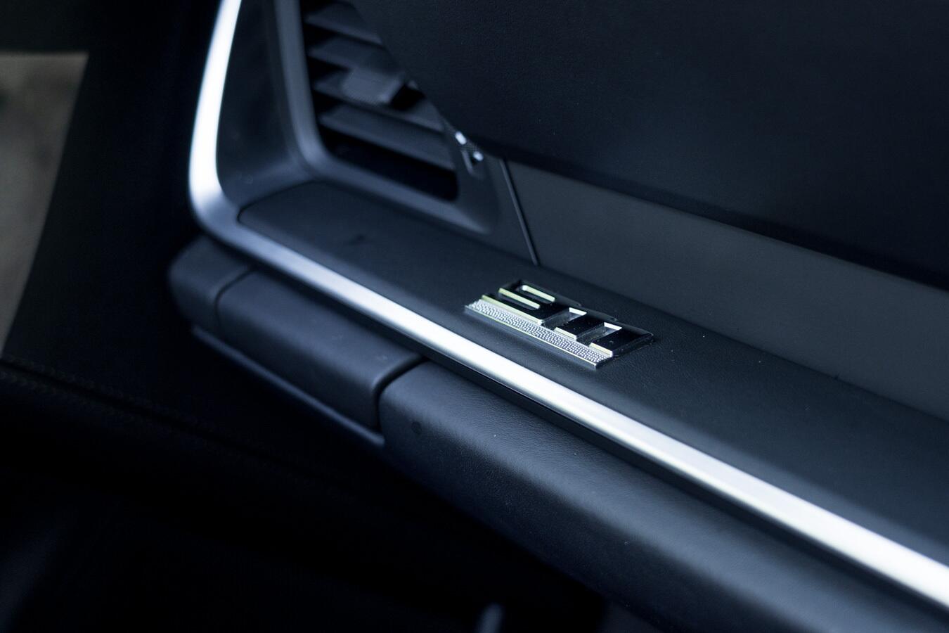 Porsche 911 view 44