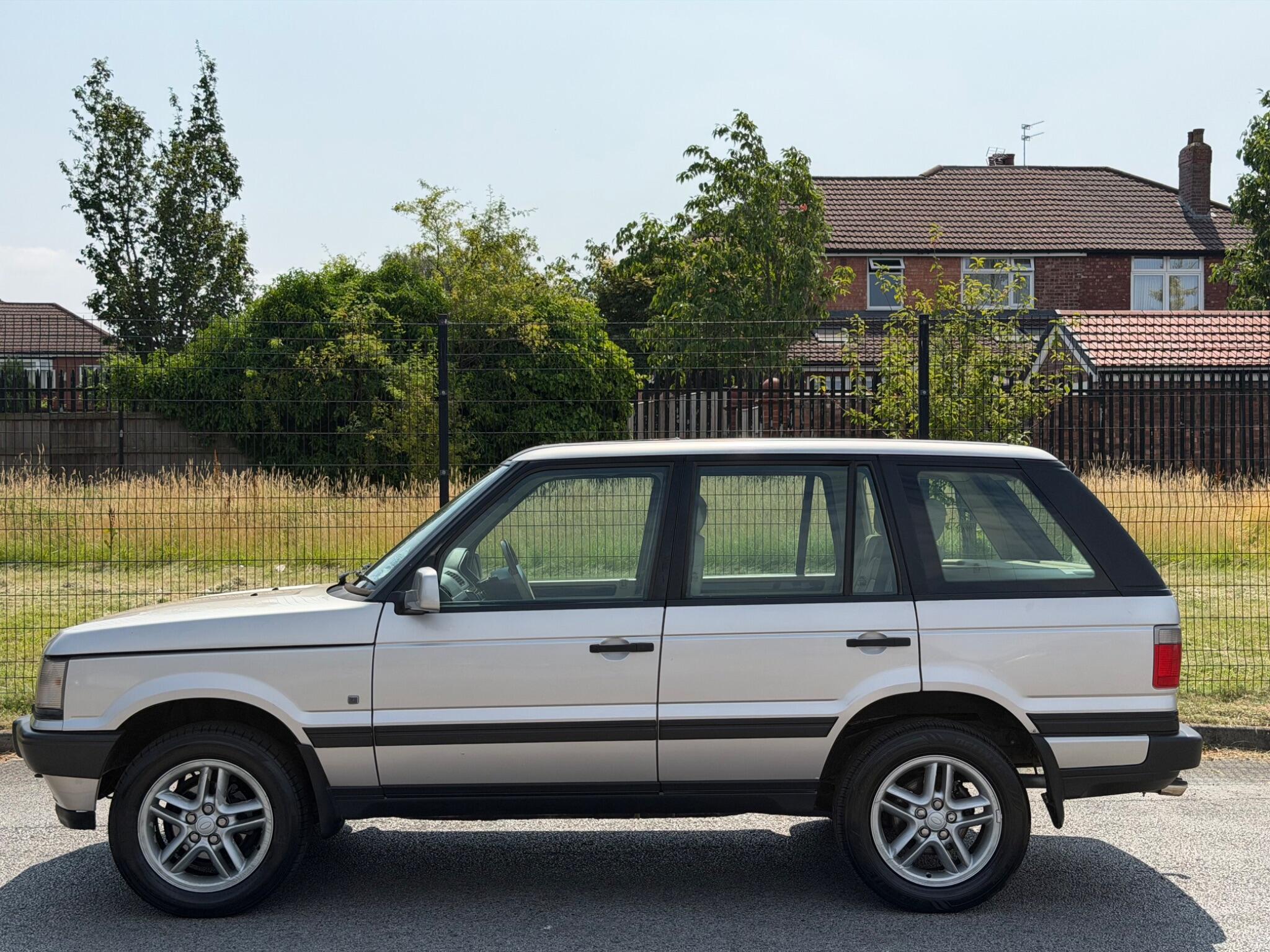 Land Rover Range Rover view 10