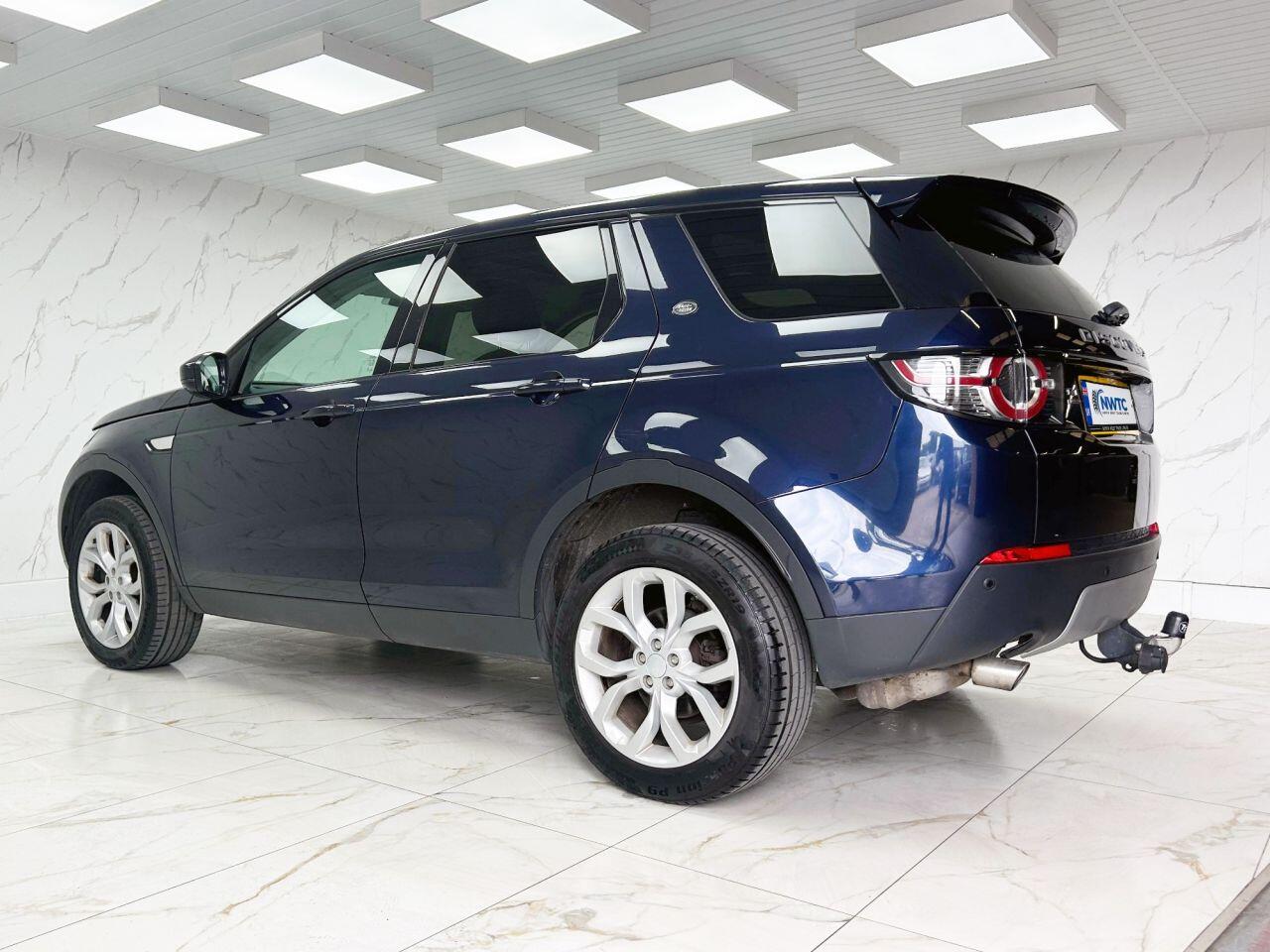 Land Rover Discovery Sport view 8